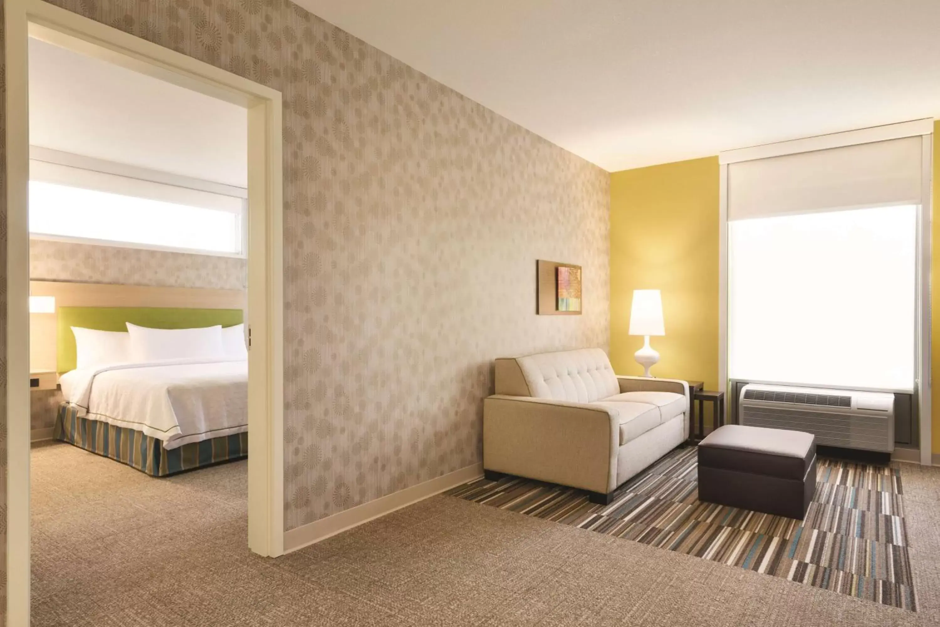 Living room, Bed in Home2 Suites By Hilton Columbus Dublin