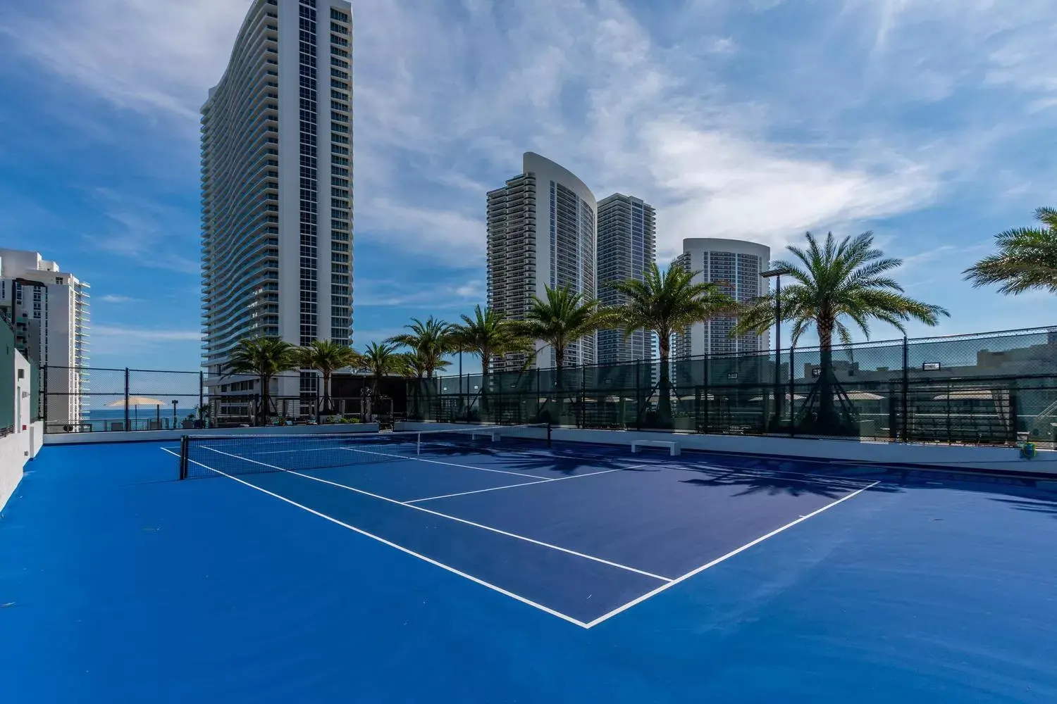 Tennis court, Tennis/Squash in Amazing Apartments at H Beach House