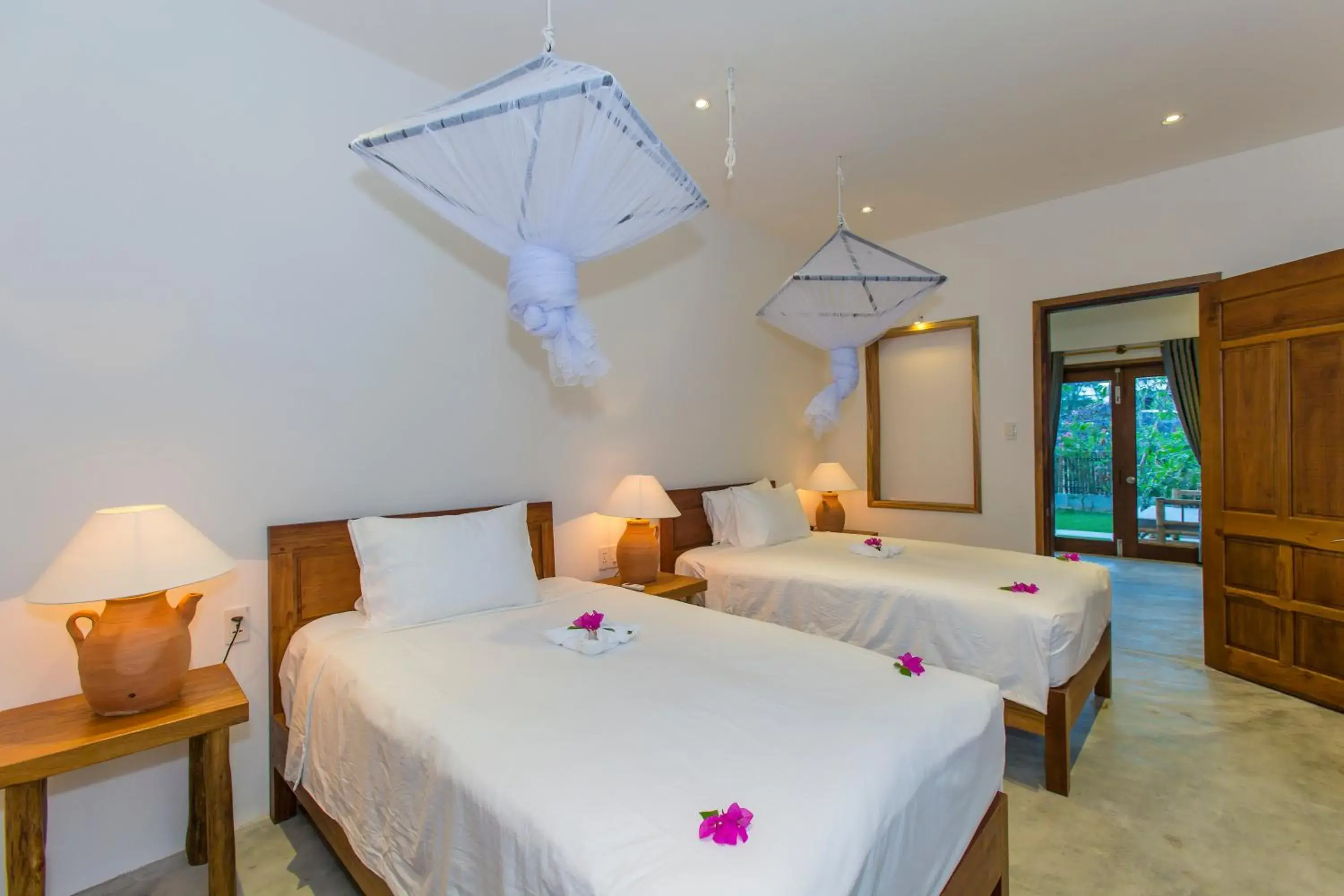 Bed in Vina Beach Pool Villas