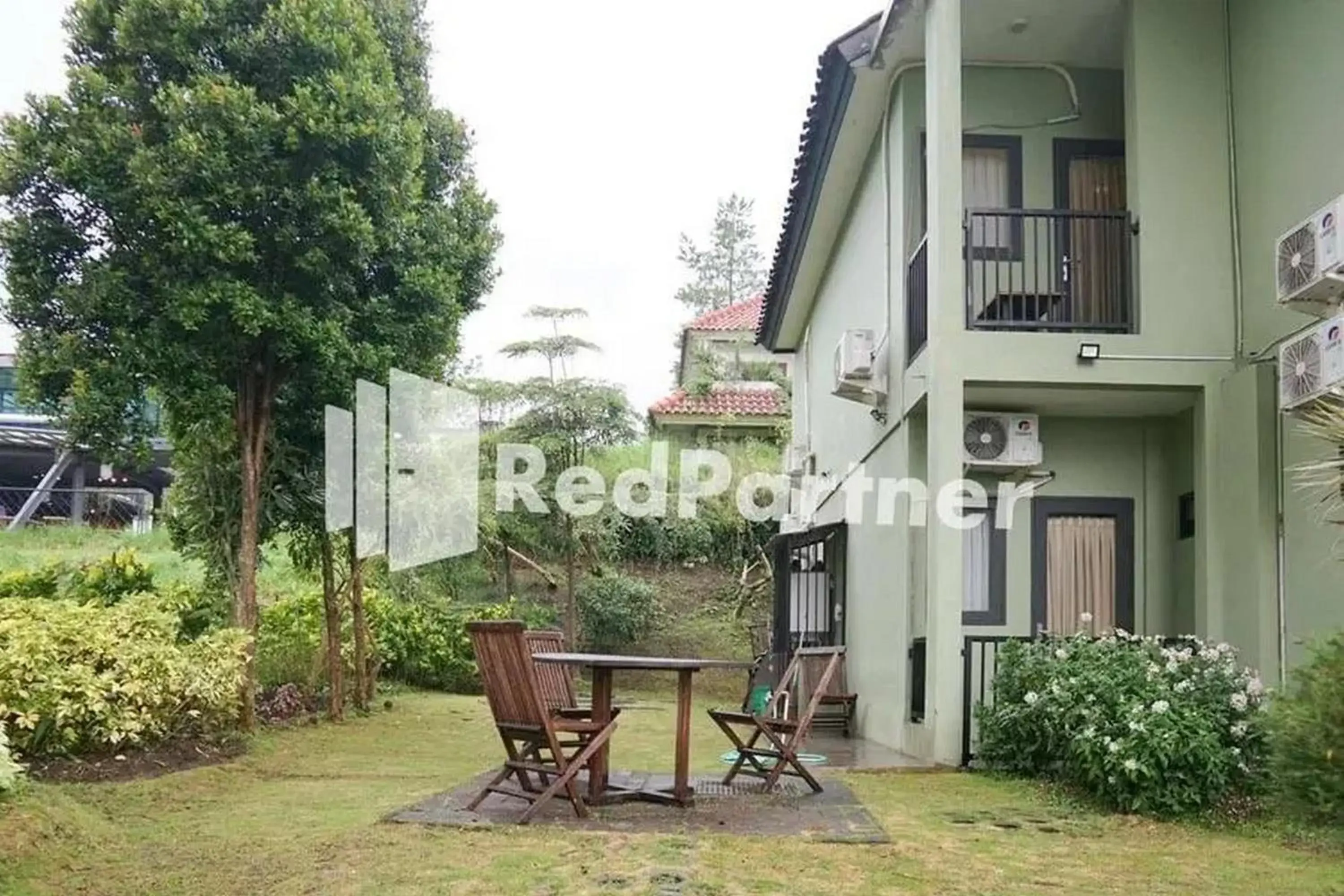 Property building in Panorama Inn Residence Batu Redpartner Property building in Panorama Inn Residence Batu Redpartner