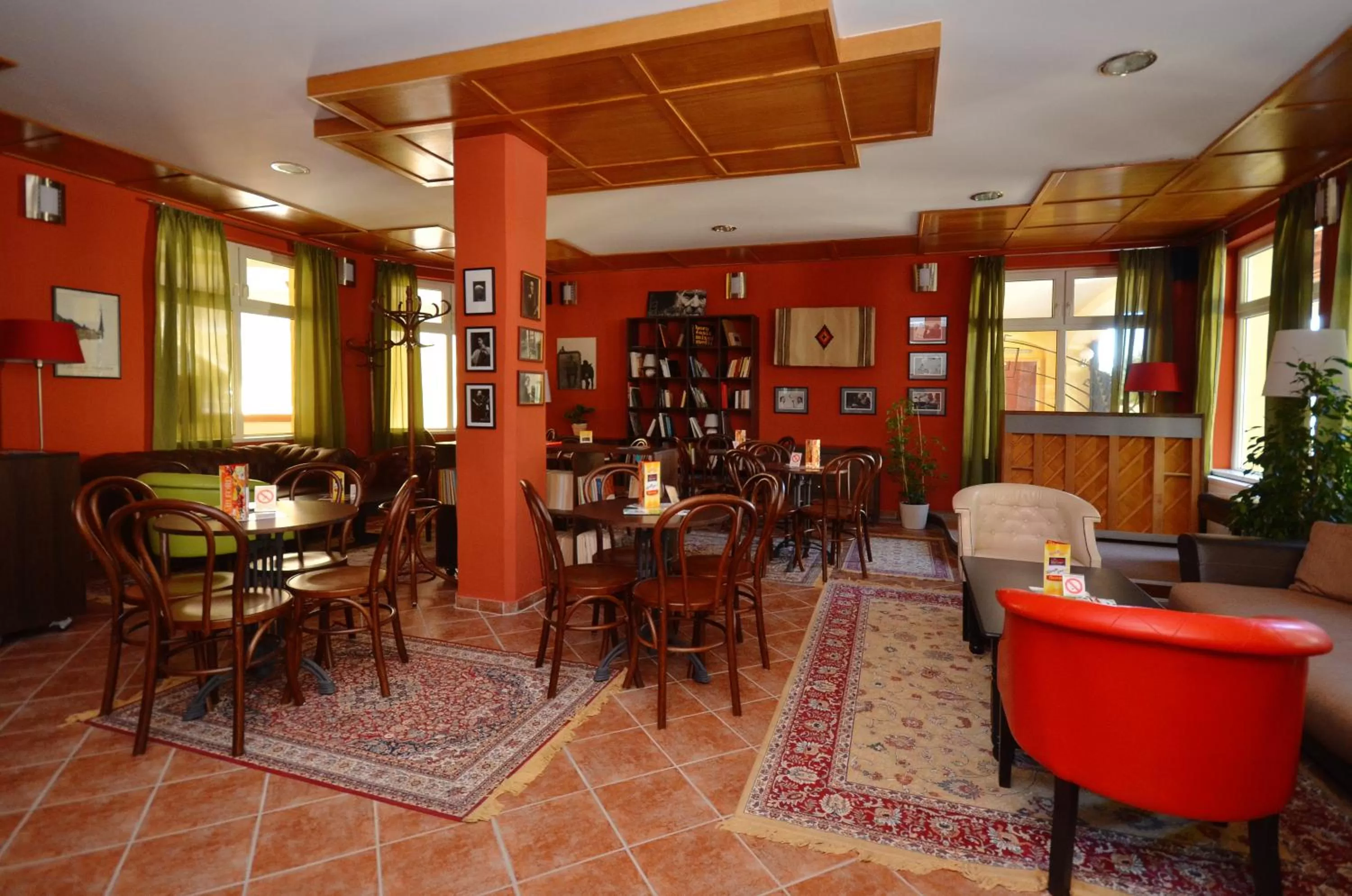 Lounge or bar in Art Garni Hotel