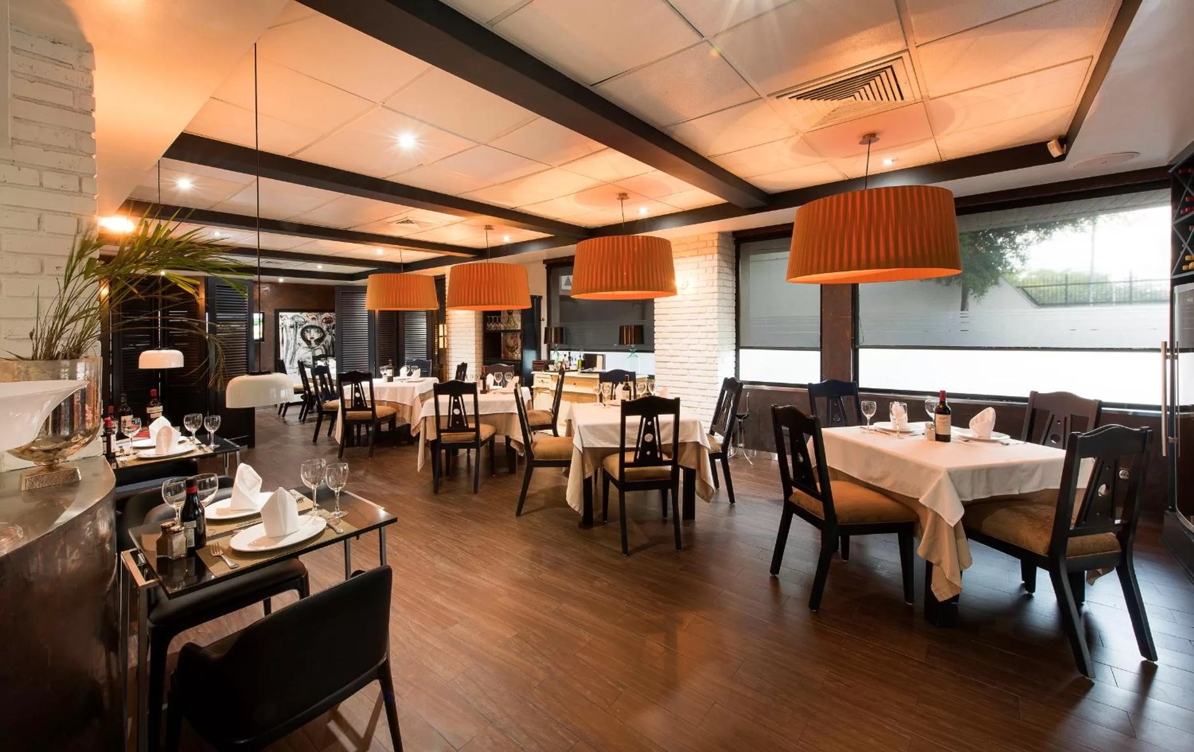 Restaurant/places to eat in W&P Santo Domingo