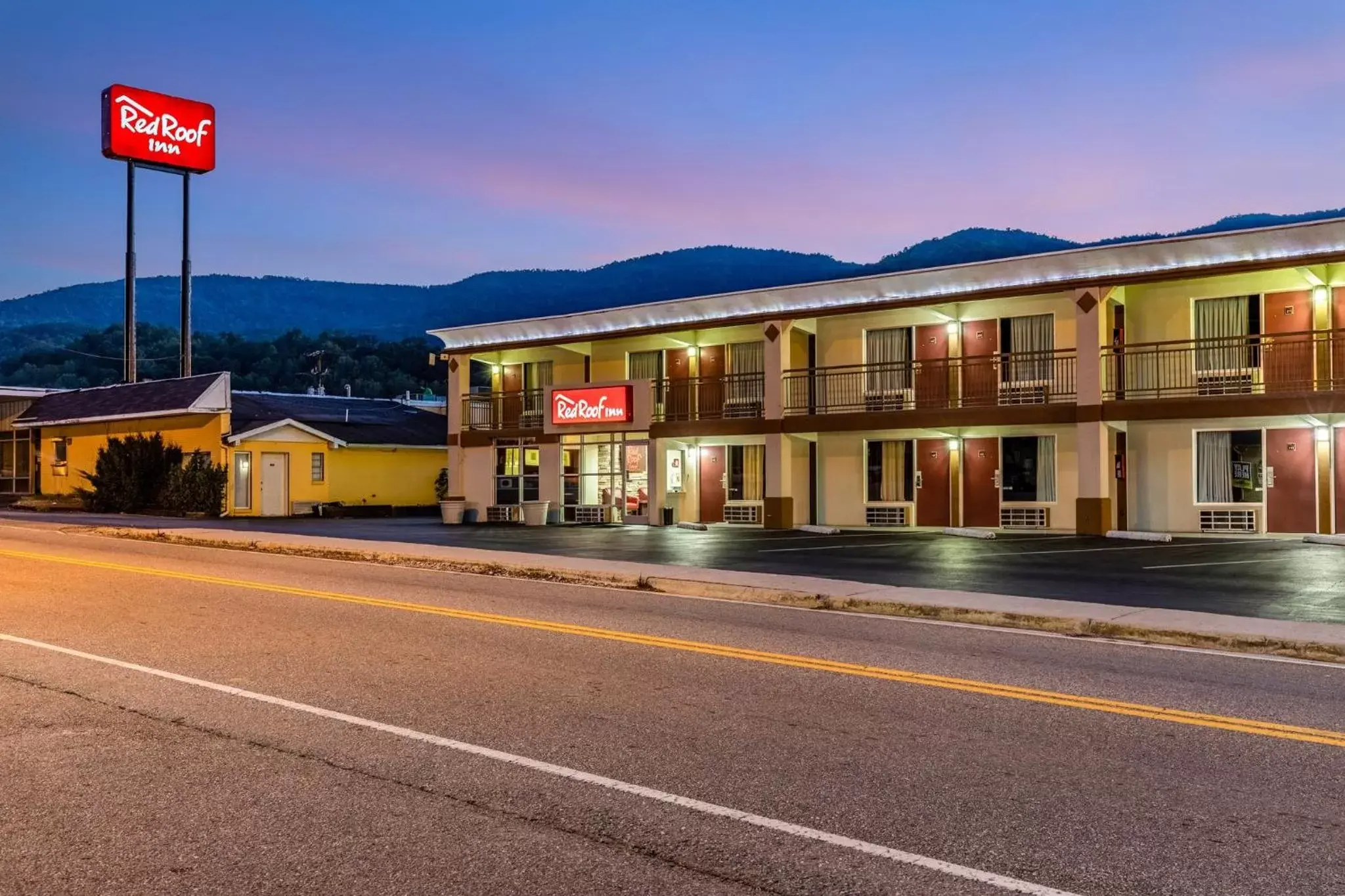 Property Building in Red Roof Inn Forrest City