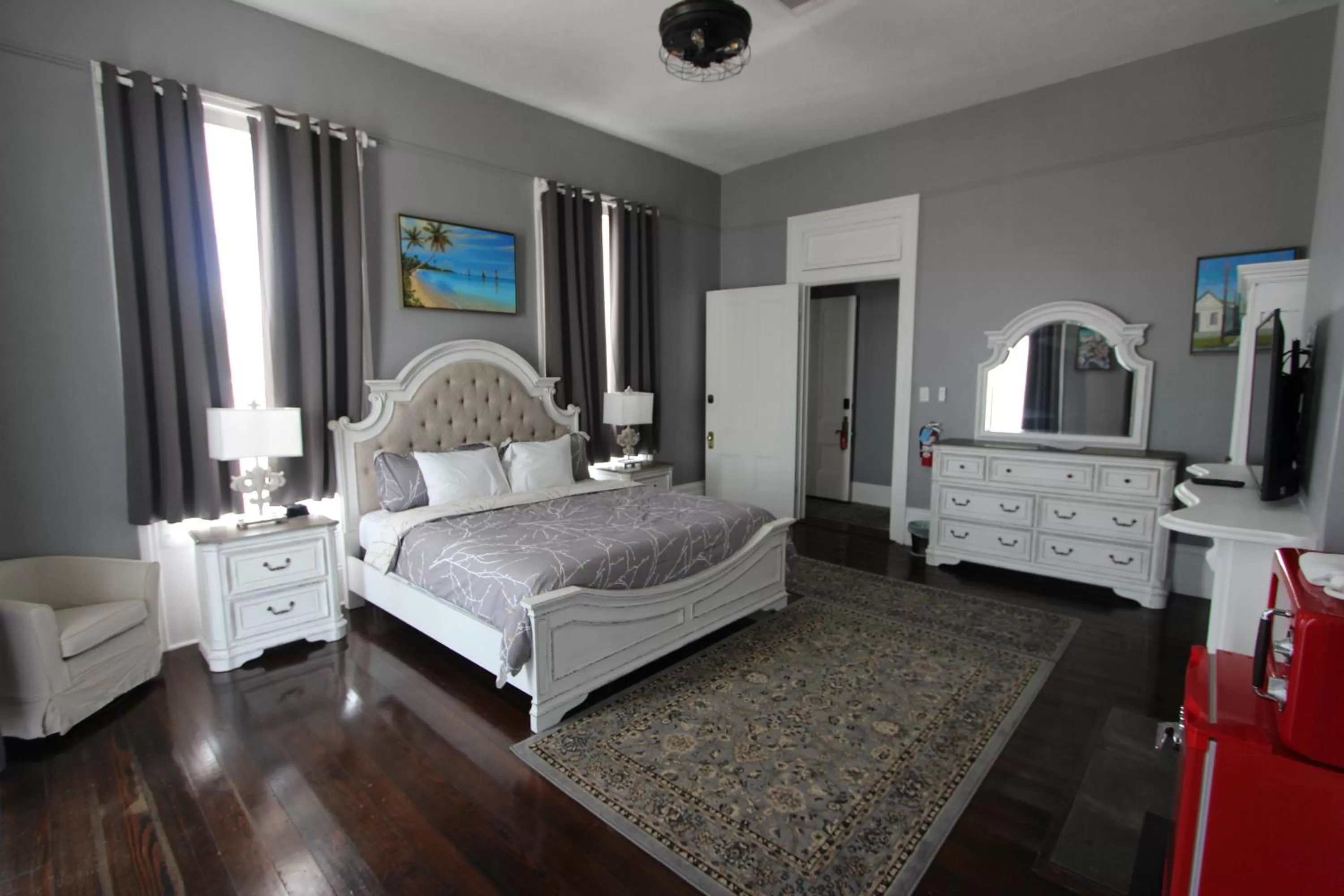 Photo of the whole room, Bed in The George Manor