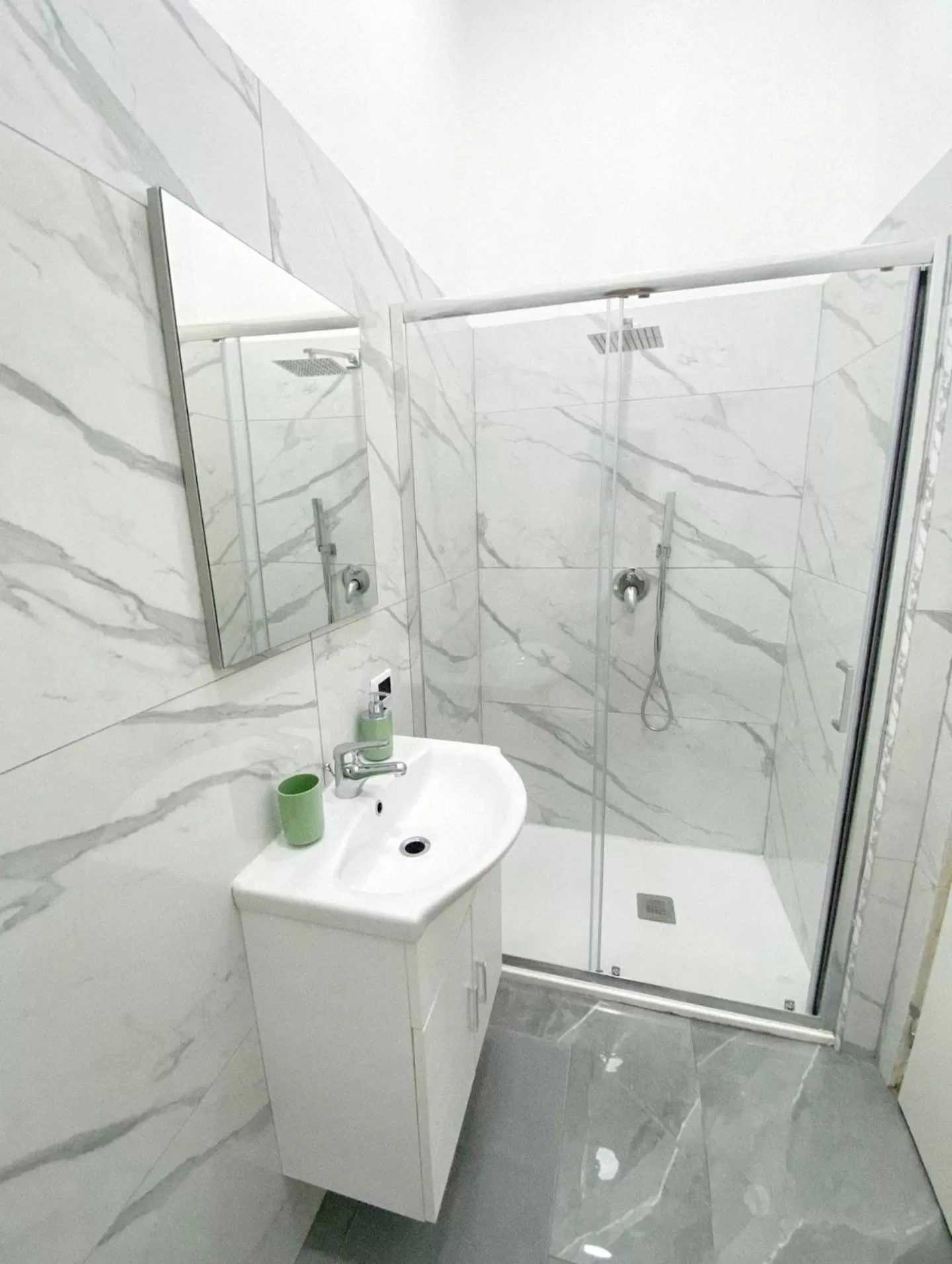 Bathroom in Domus Luigi Leone II