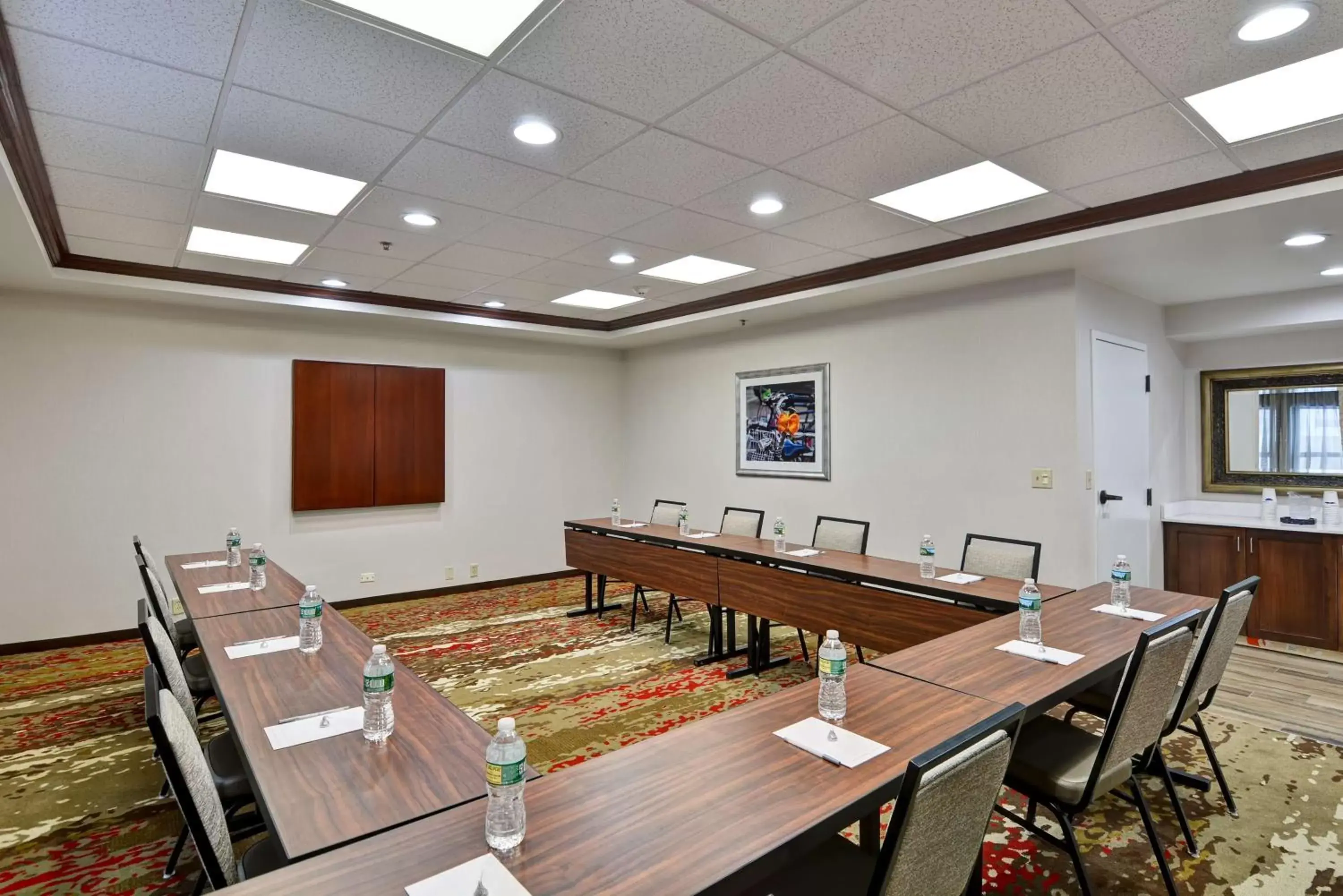 Meeting/conference room in Hampton Inn Albany-Wolf Road
