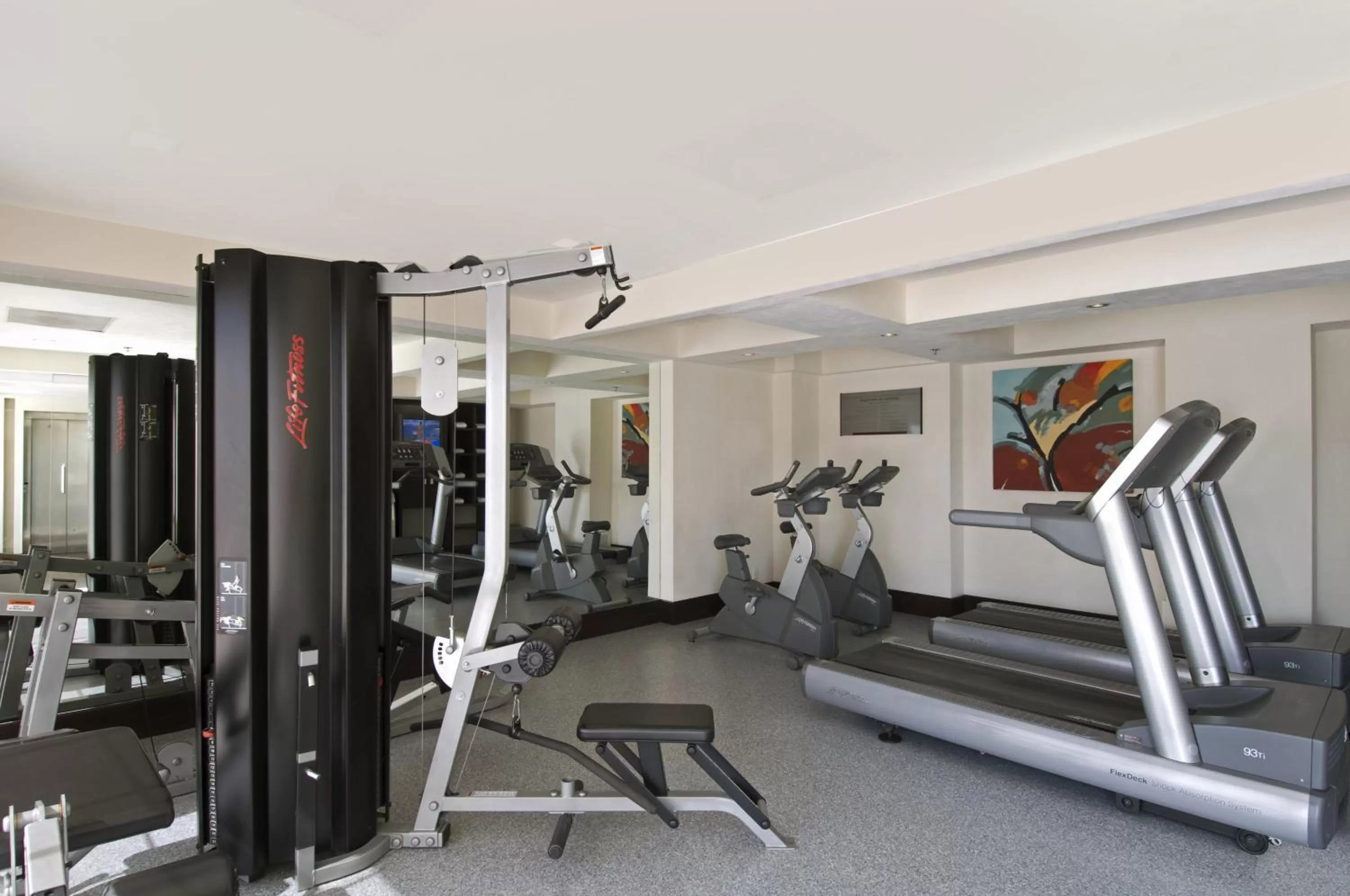 Fitness centre/facilities in Fiesta Inn Express Ciudad Obregón