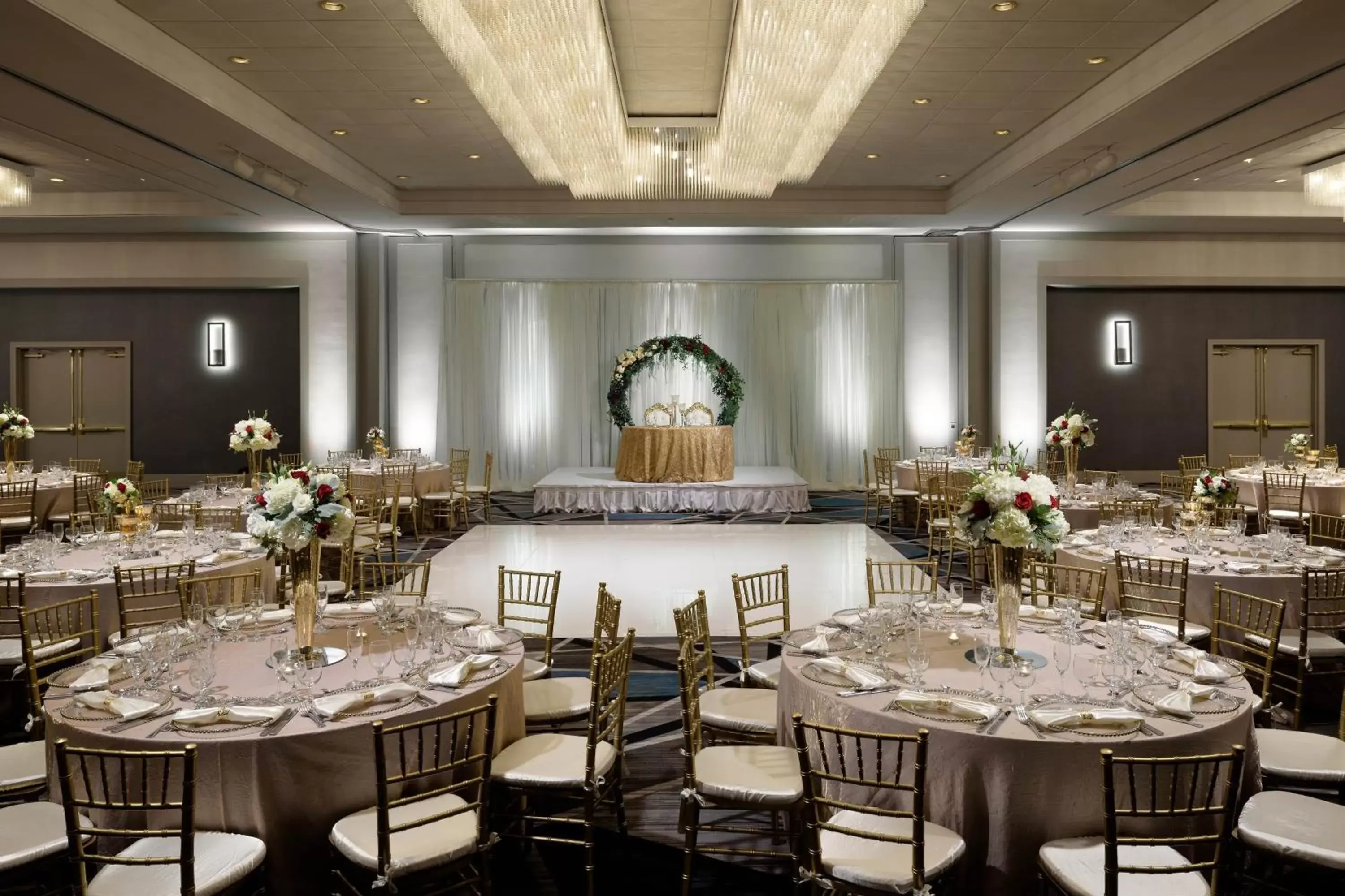 Banquet/Function facilities, Restaurant/Places to Eat in Sheraton Cerritos