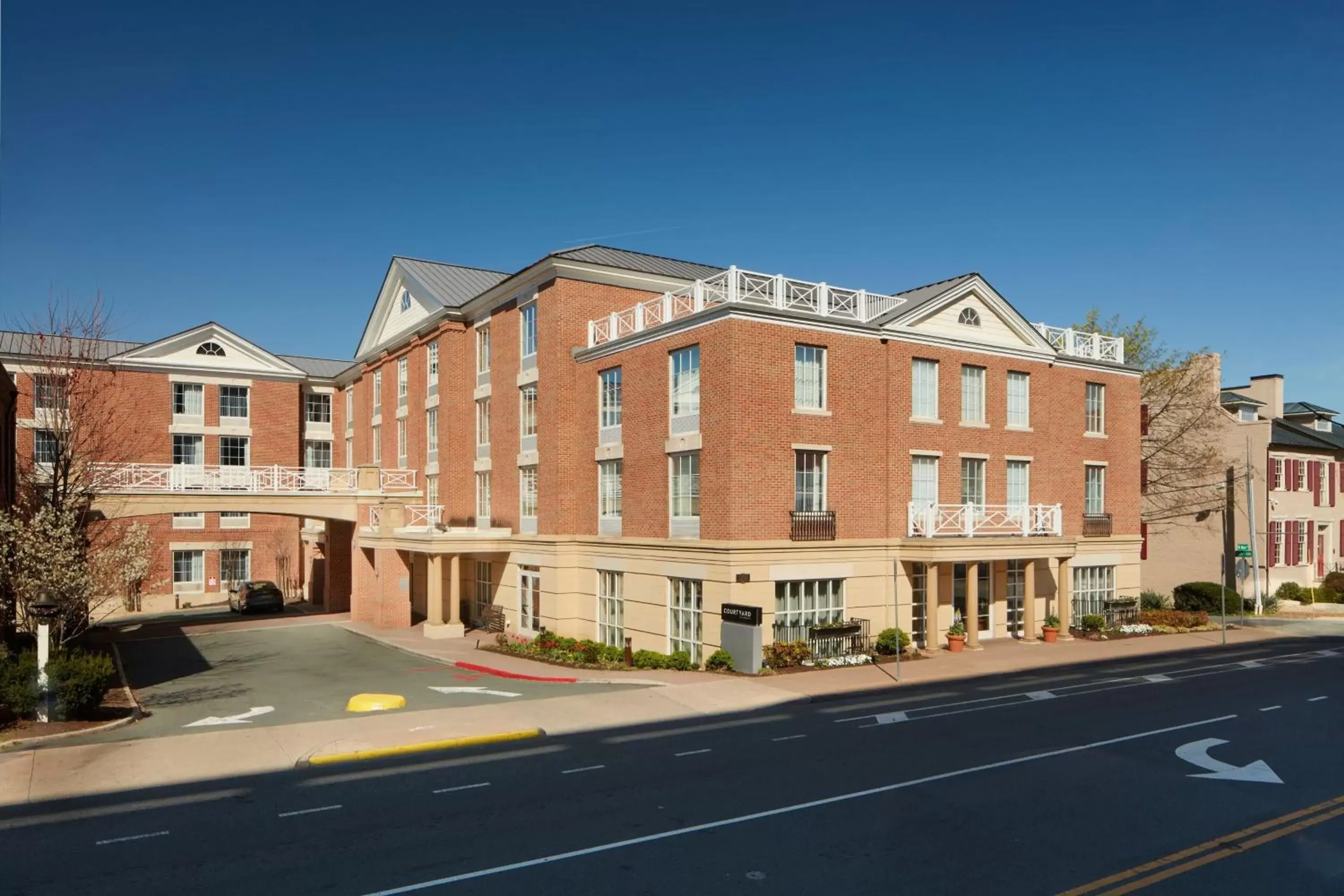 Property Building in Courtyard by Marriott Charlottesville - University Medical Center