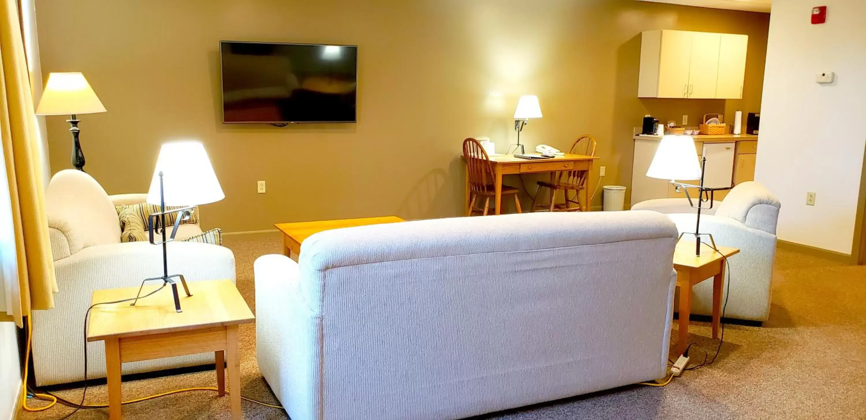 TV and multimedia, Seating Area in Lodging on the Square