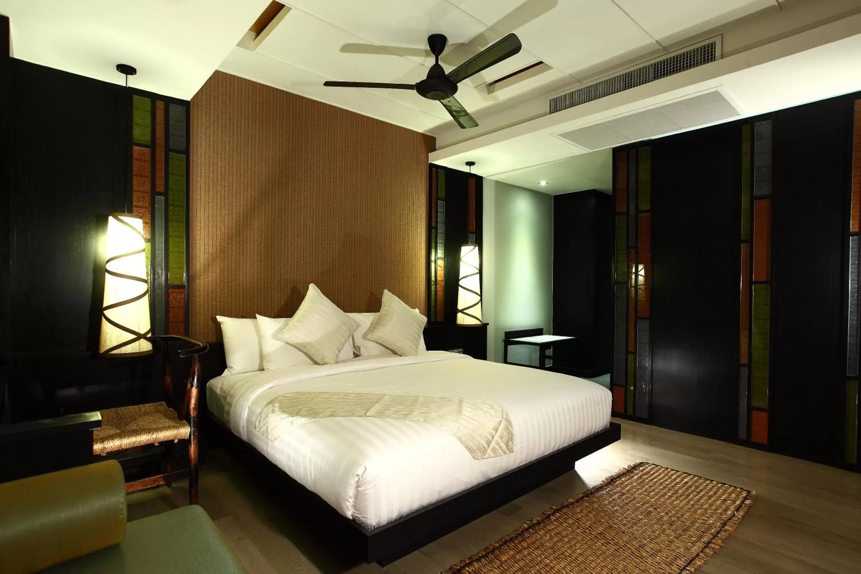 Bed in De Chai Oriental Nimman - SHA Plus