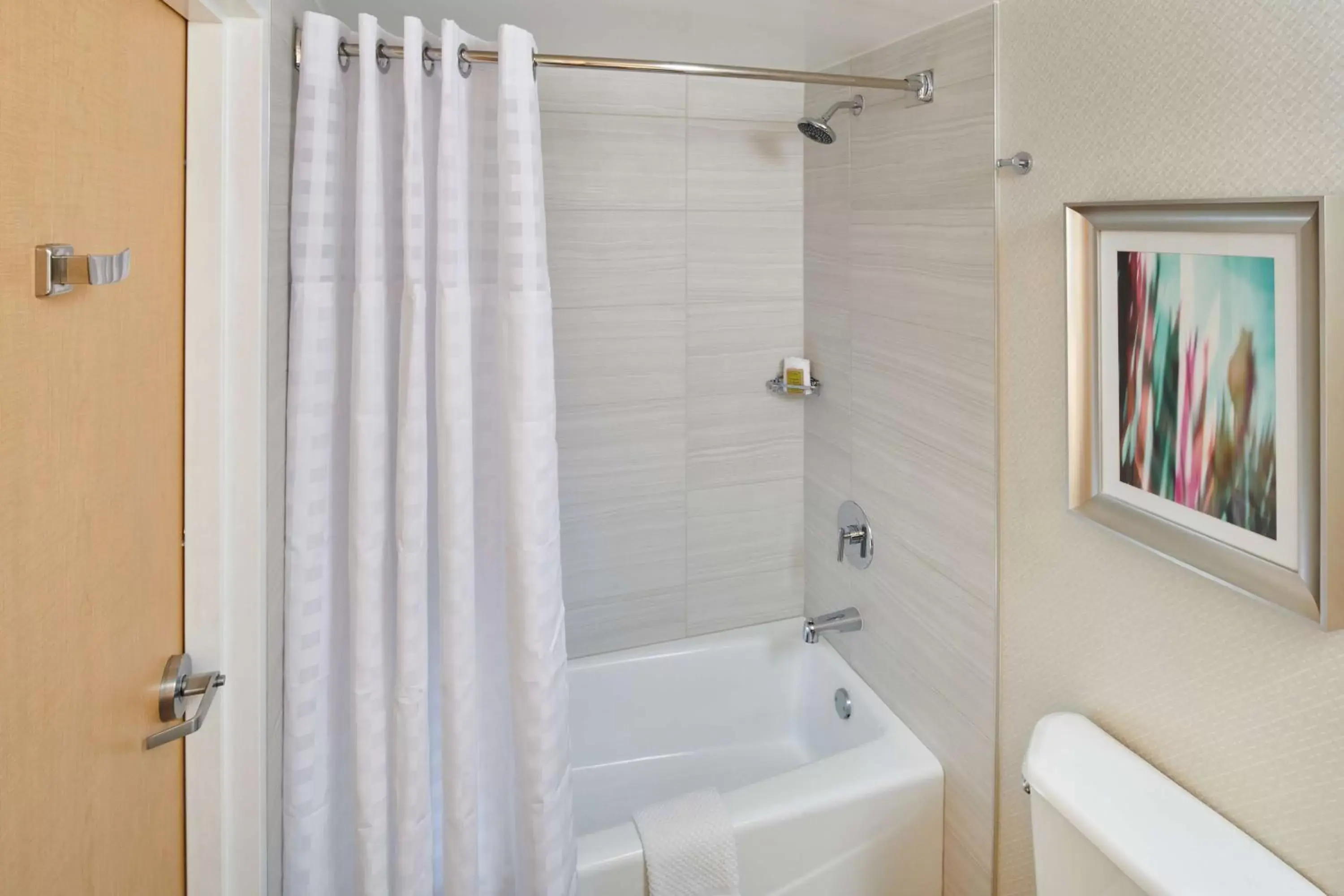 Bathroom in DoubleTree by Hilton Irvine Spectrum Bathroom in DoubleTree by Hilton Irvine Spectrum