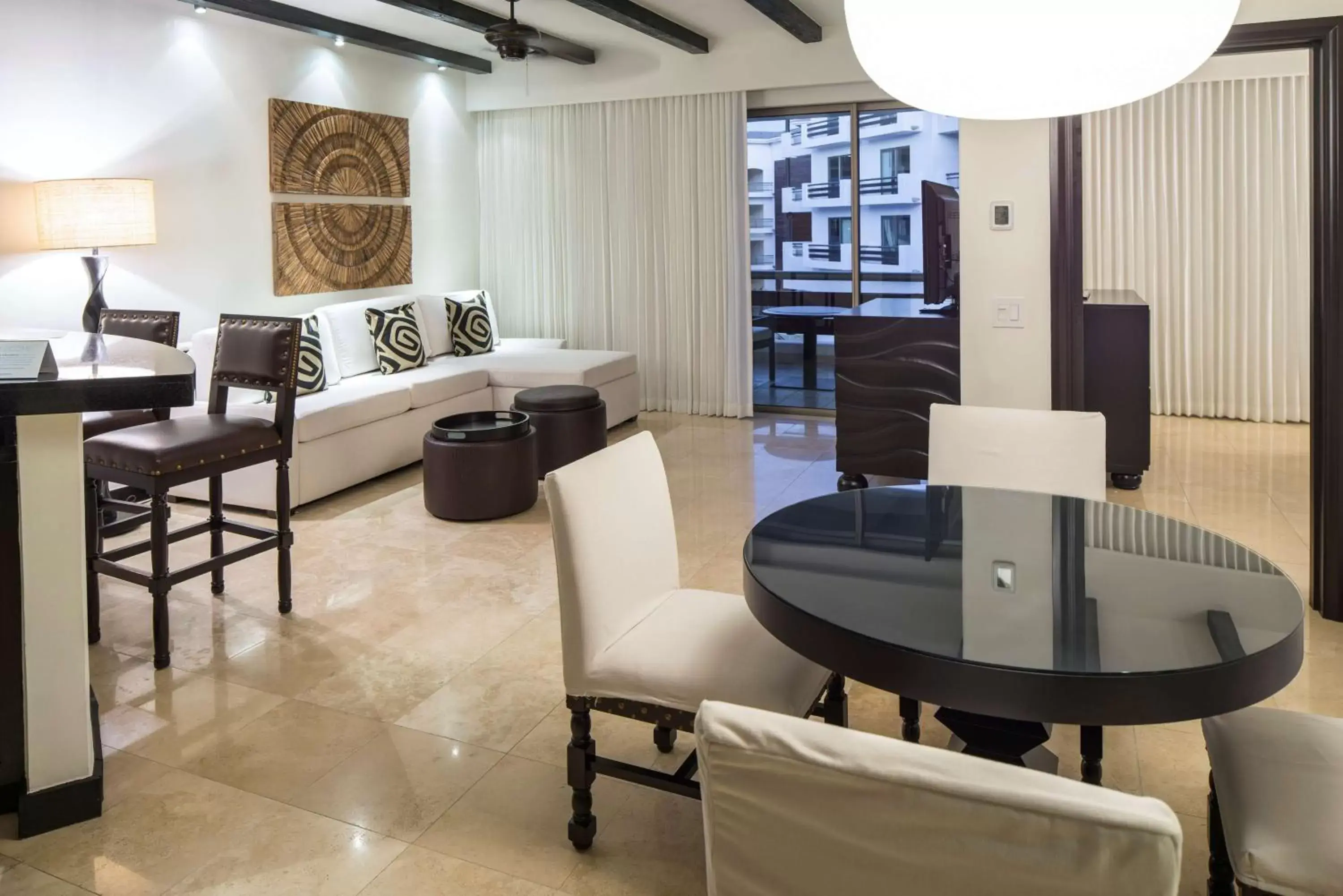 Living room, Dining Area in Hilton Vacation Club Cabo Azul Los Cabos