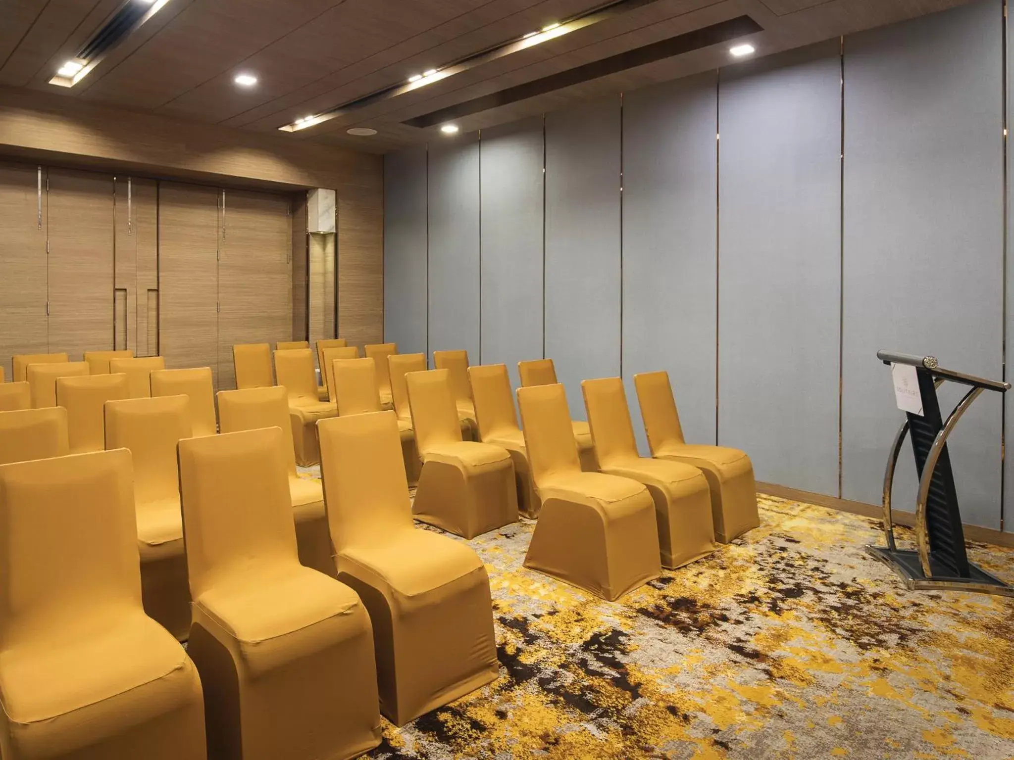 Meeting/conference room in Solitaire Bangkok Sukhumvit 11
