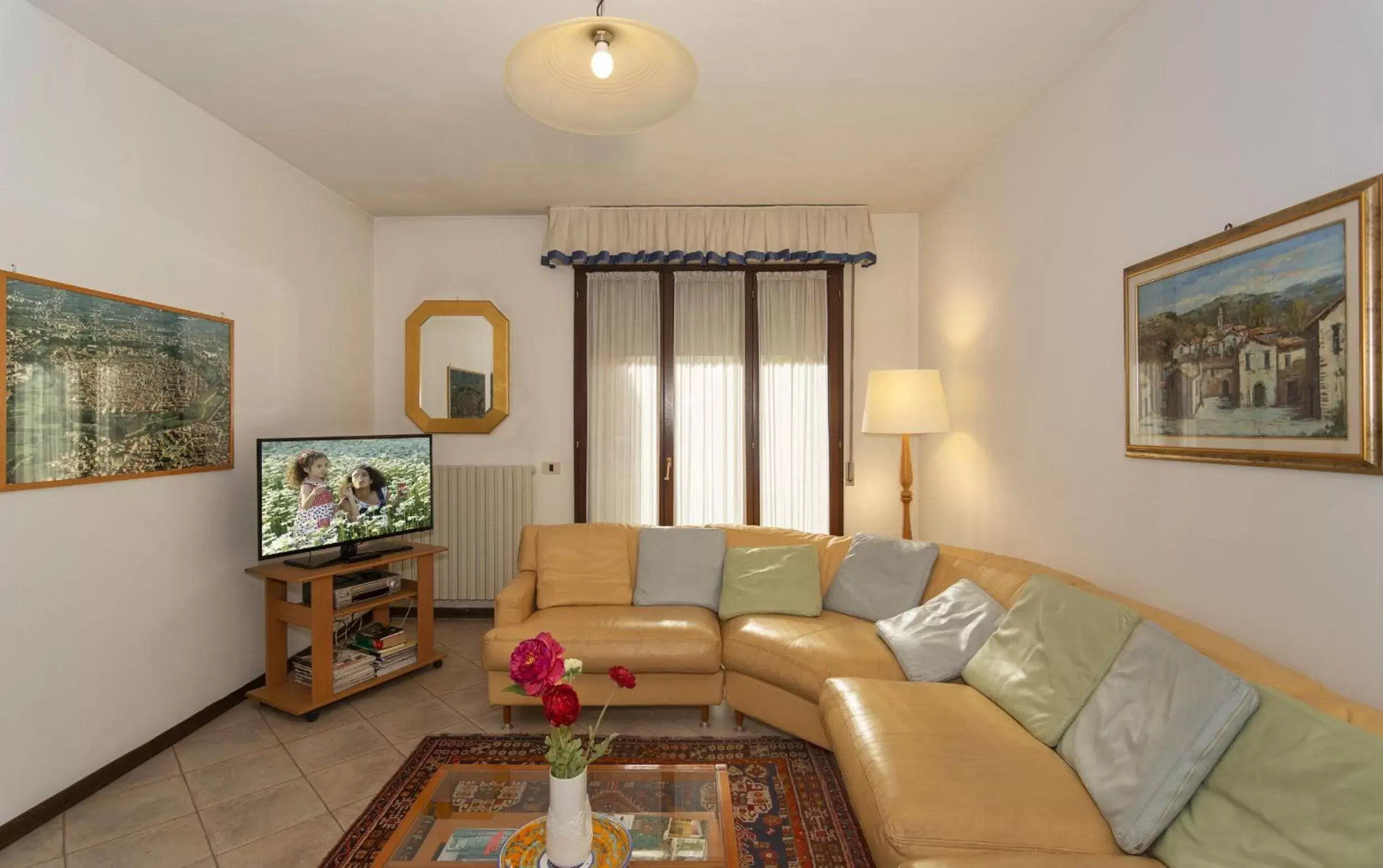 Communal lounge/ TV room, Seating Area in Giada Palace - Pool & Resort