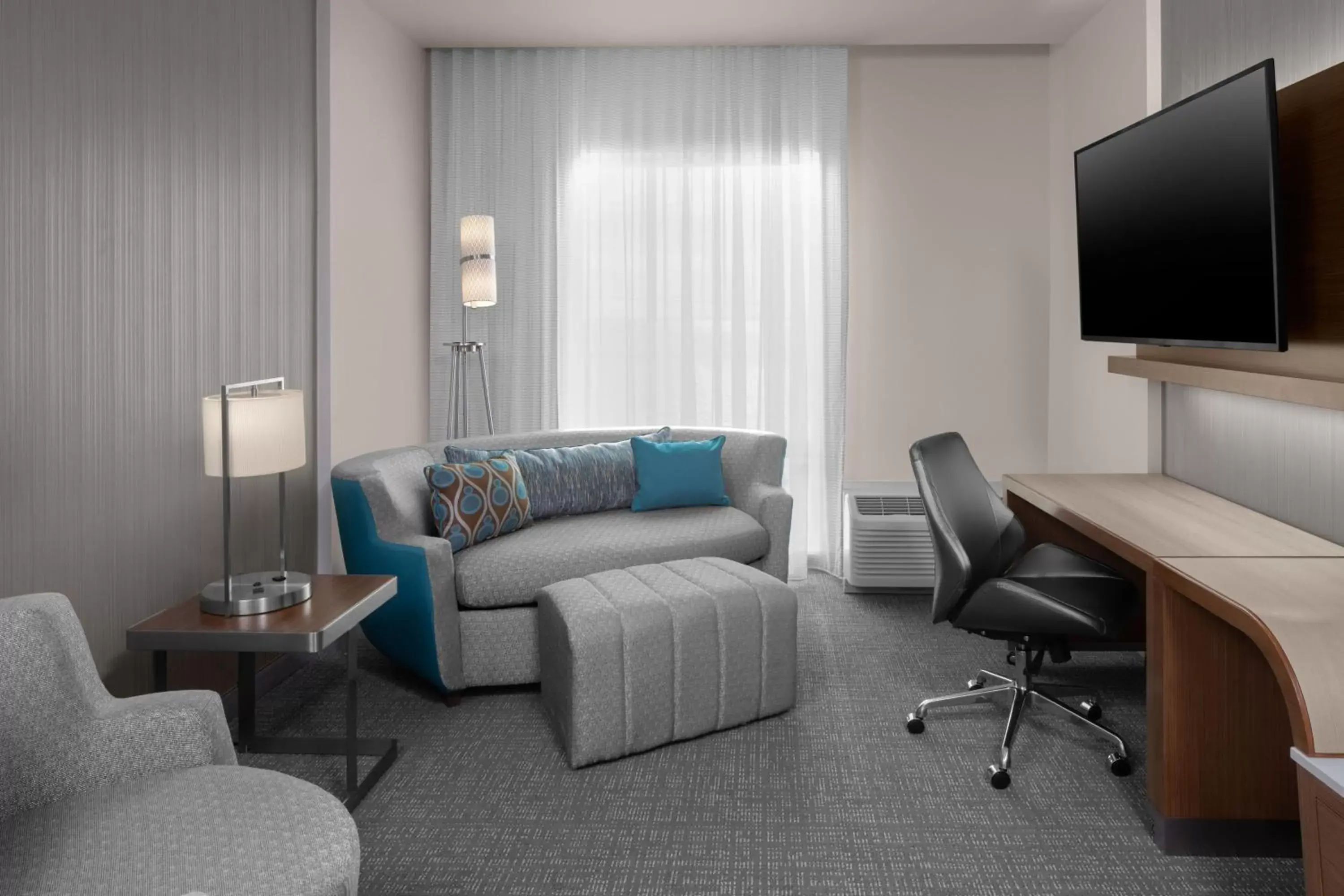 Bedroom, Seating Area in Courtyard By Marriott Titusville Kennedy Space Center