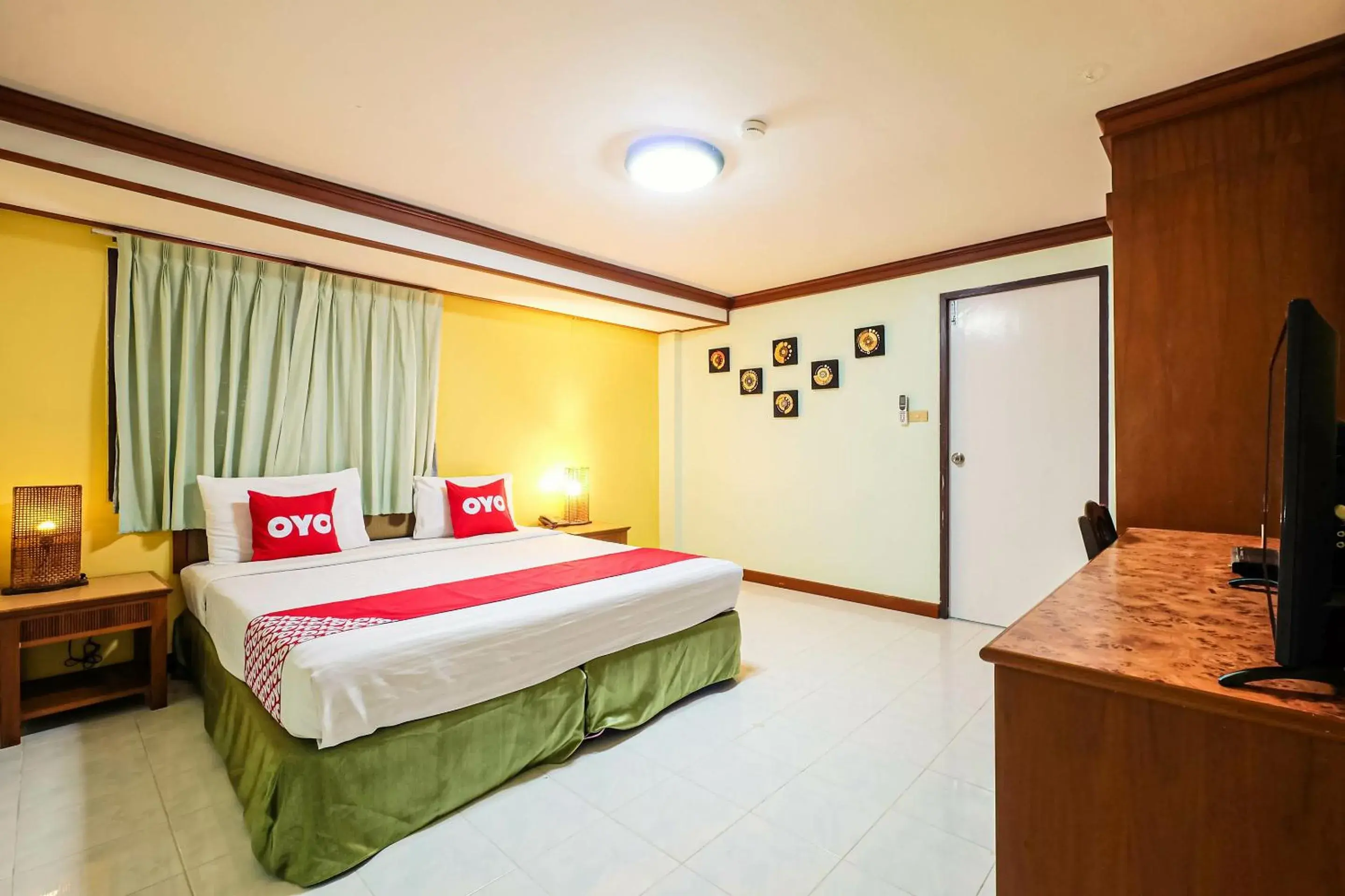 Bedroom, Bed in The Green Mansion Hotel - Patong Beach Bedroom, Bed in The Green Mansion Hotel - Patong Beach