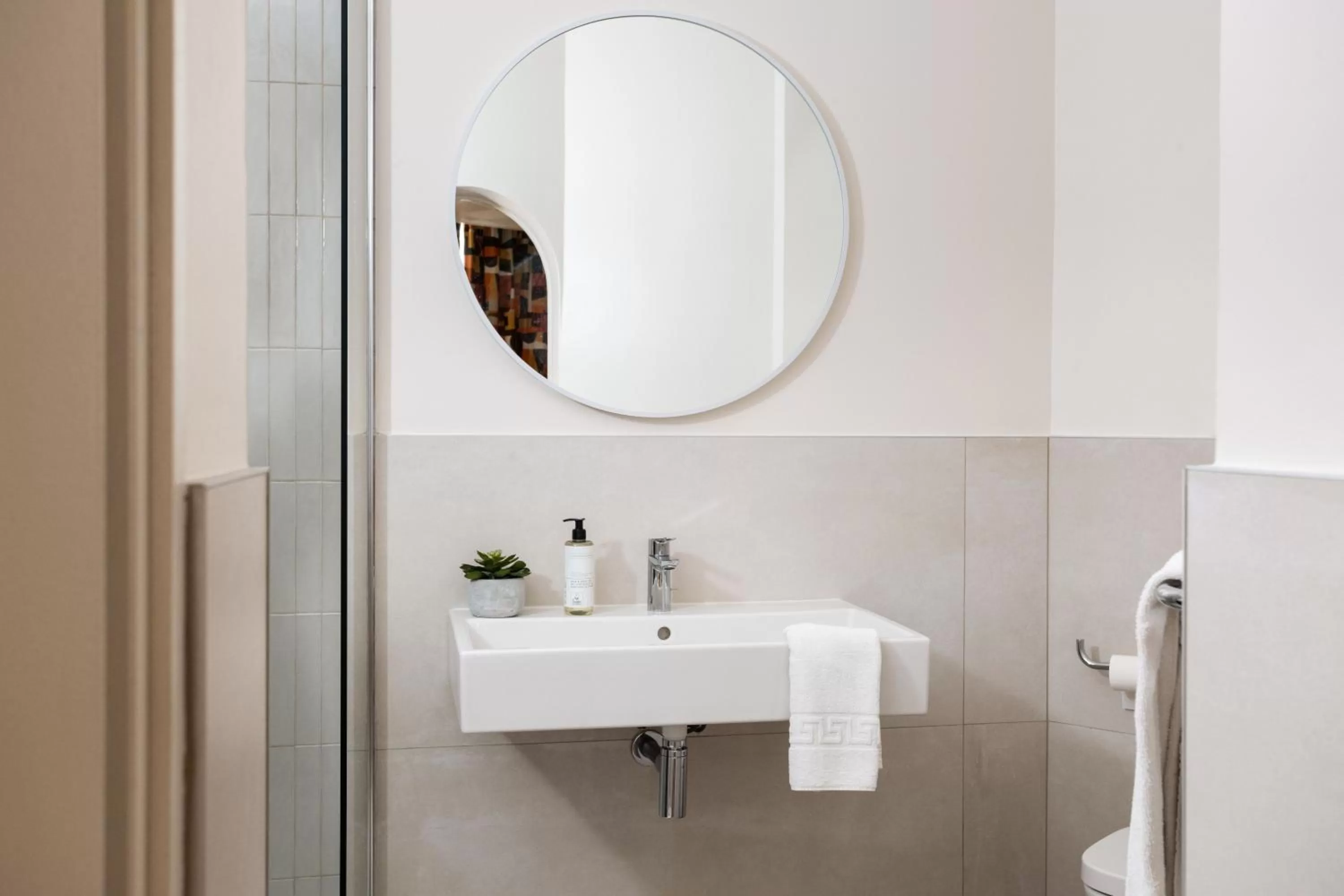 Bathroom in Hôtel Suzane