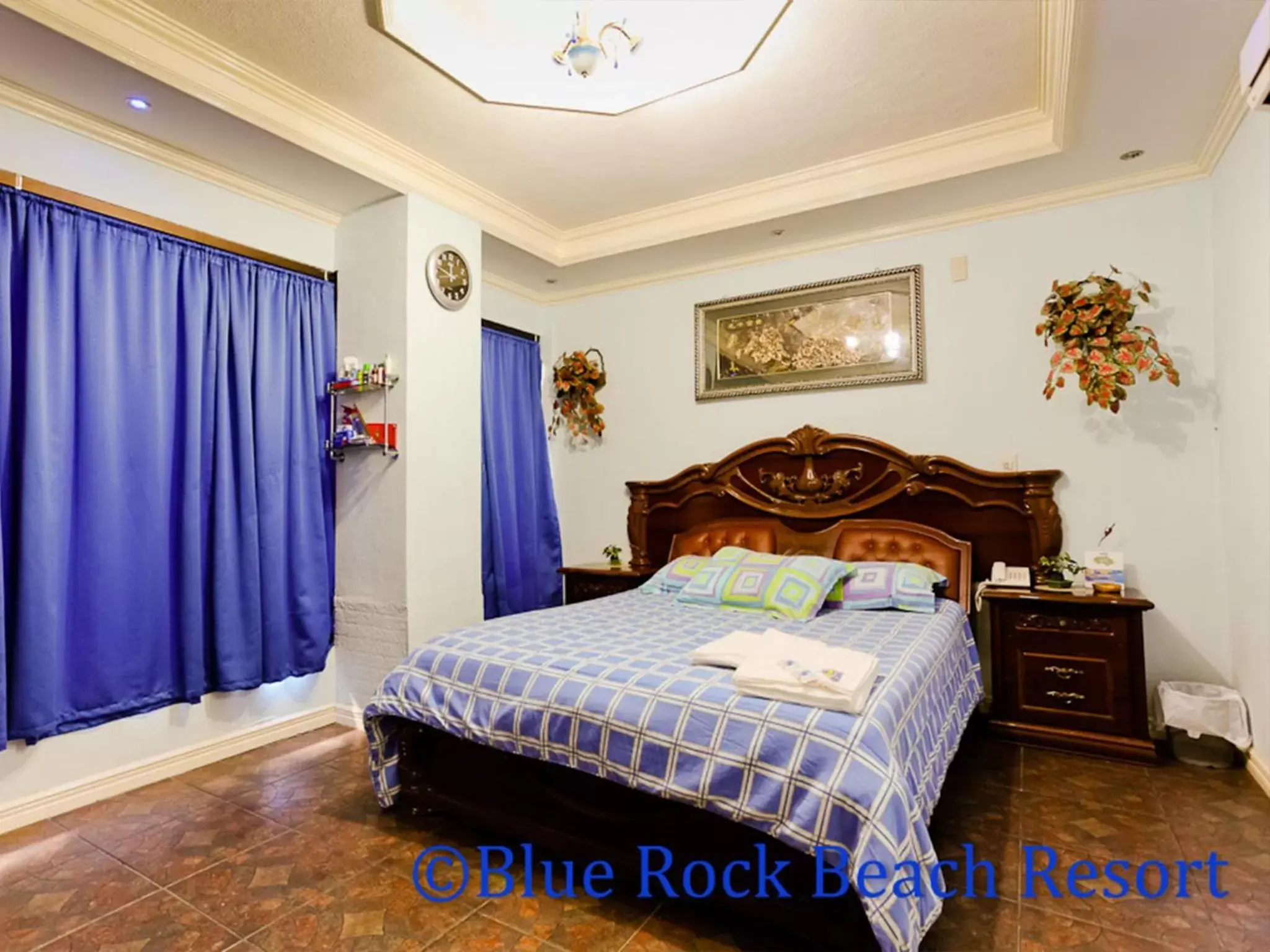 Bedroom, Bed in Blue Rock Resort