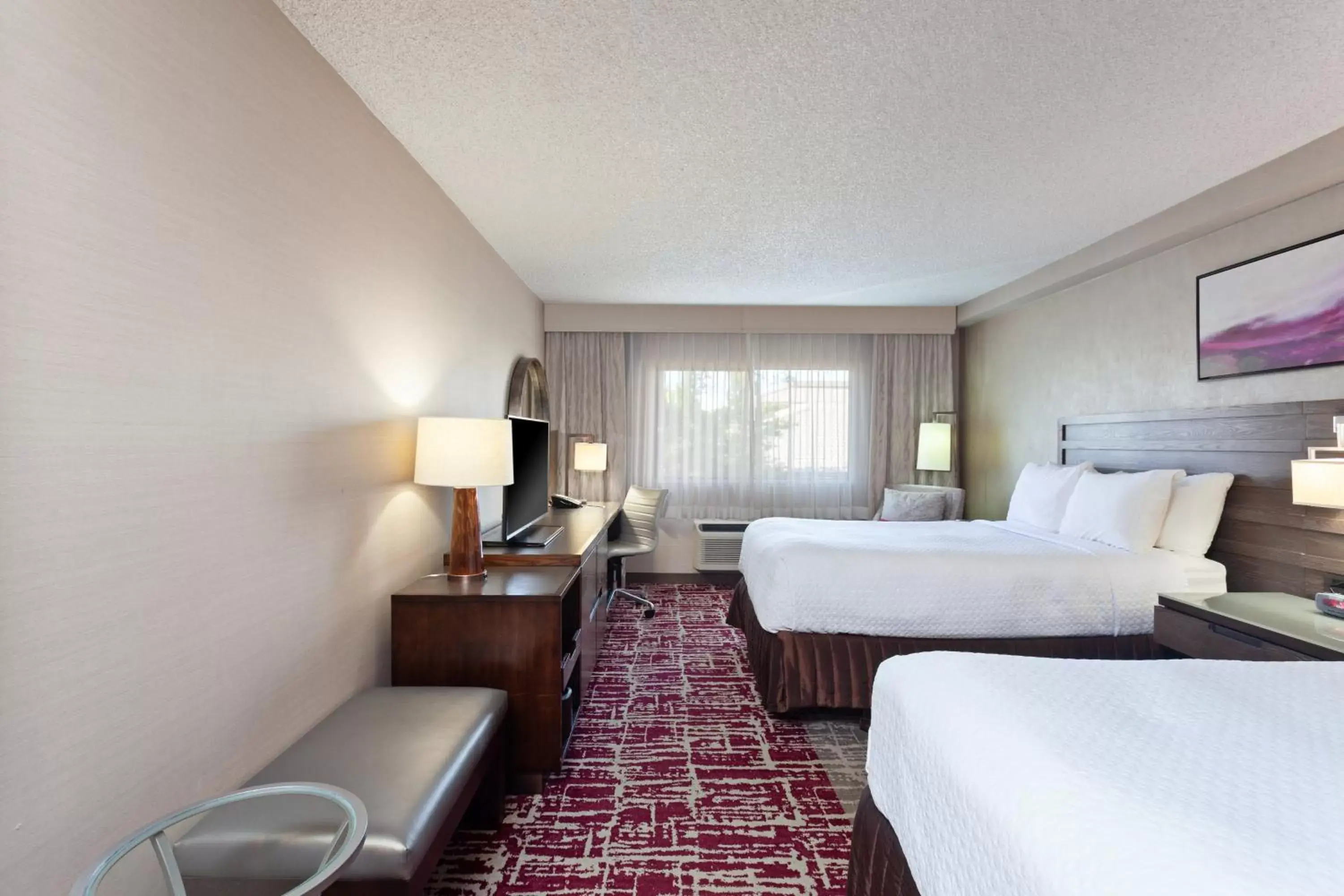 Photo of the whole room, Bed in Crowne Plaza Silicon Valley North - Union City, an IHG Hotel