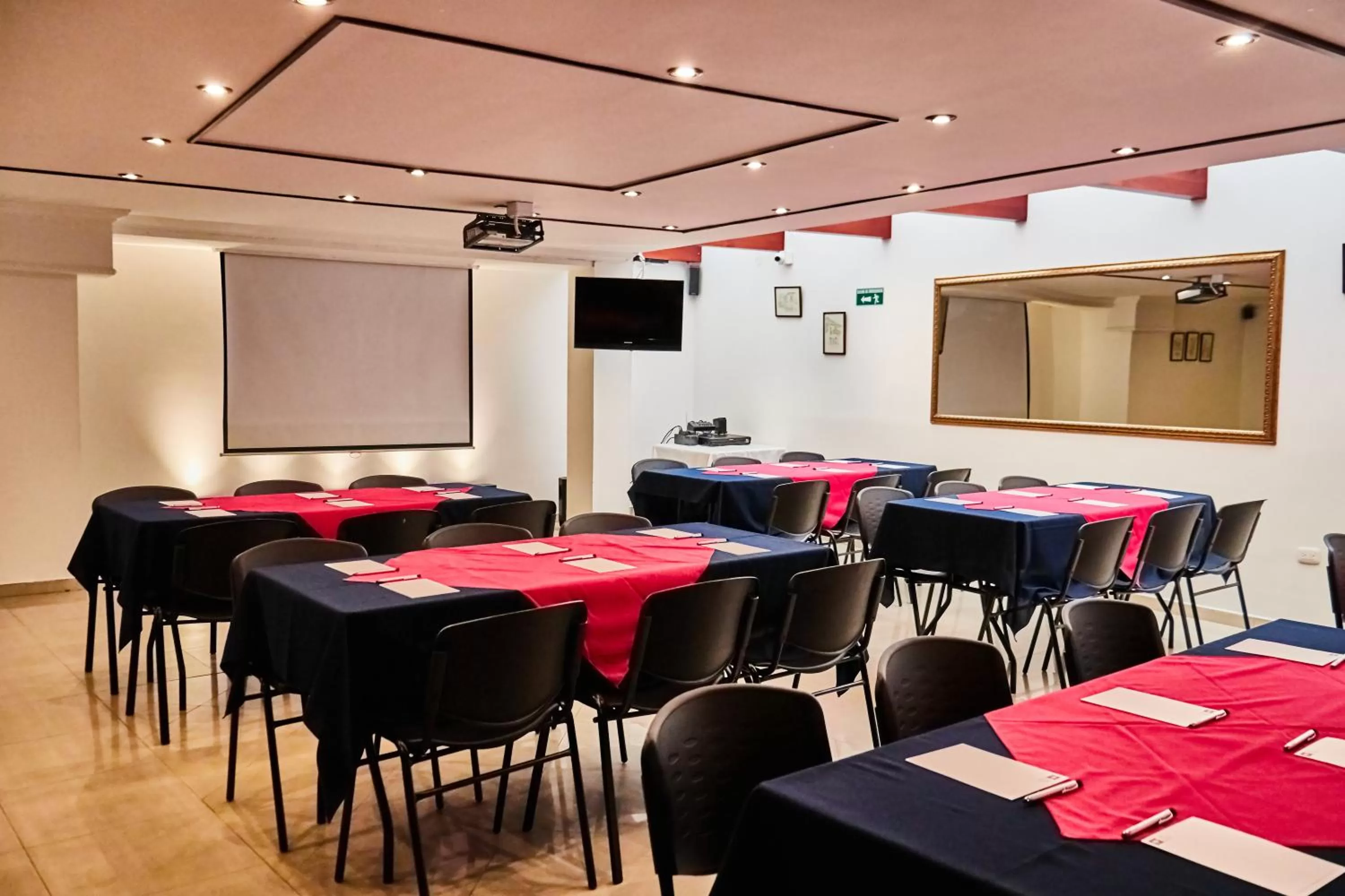 Meeting/conference room in Hotel Virrey Central