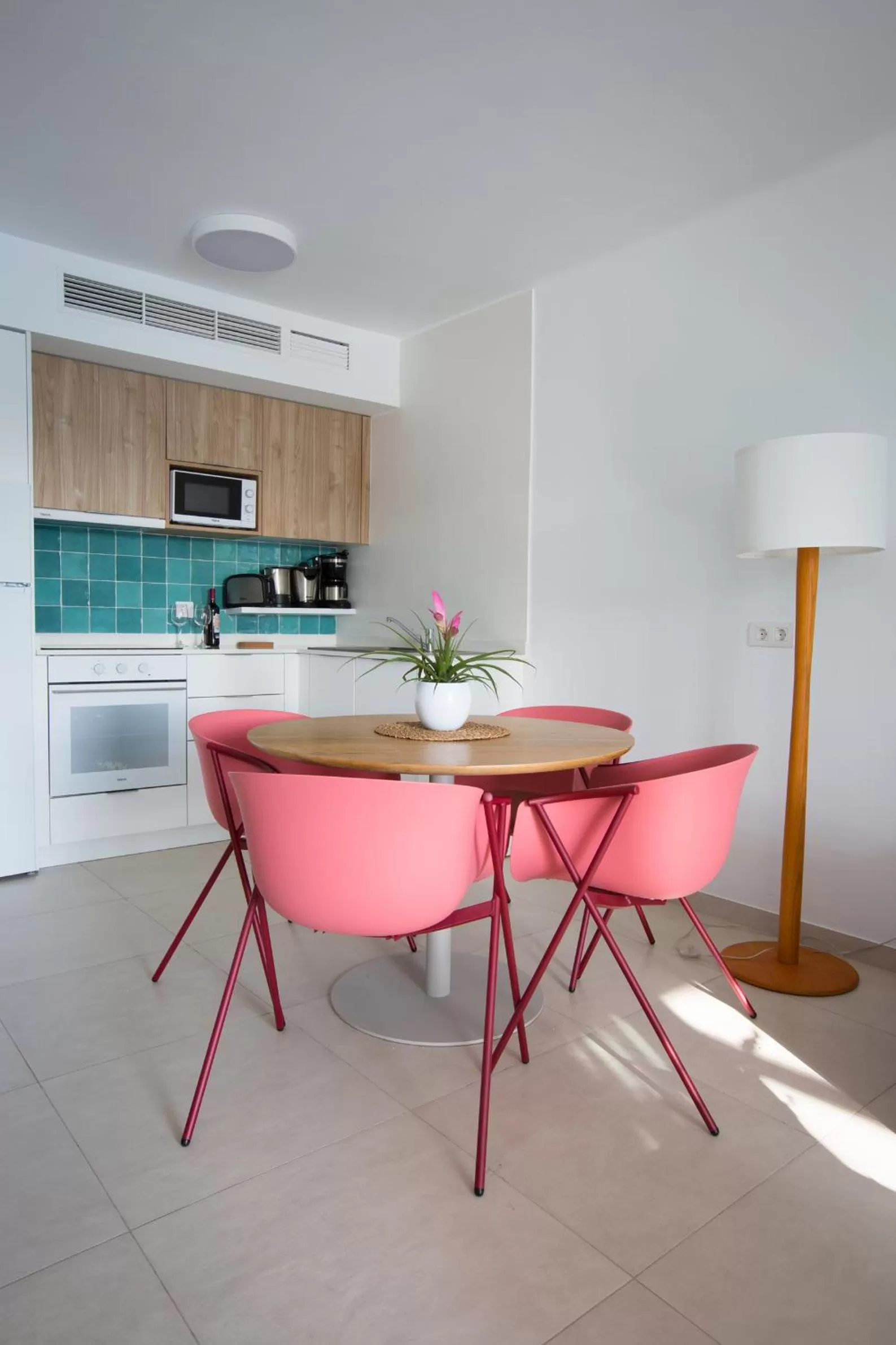 Kitchen or kitchenette in Nazaret Apartments