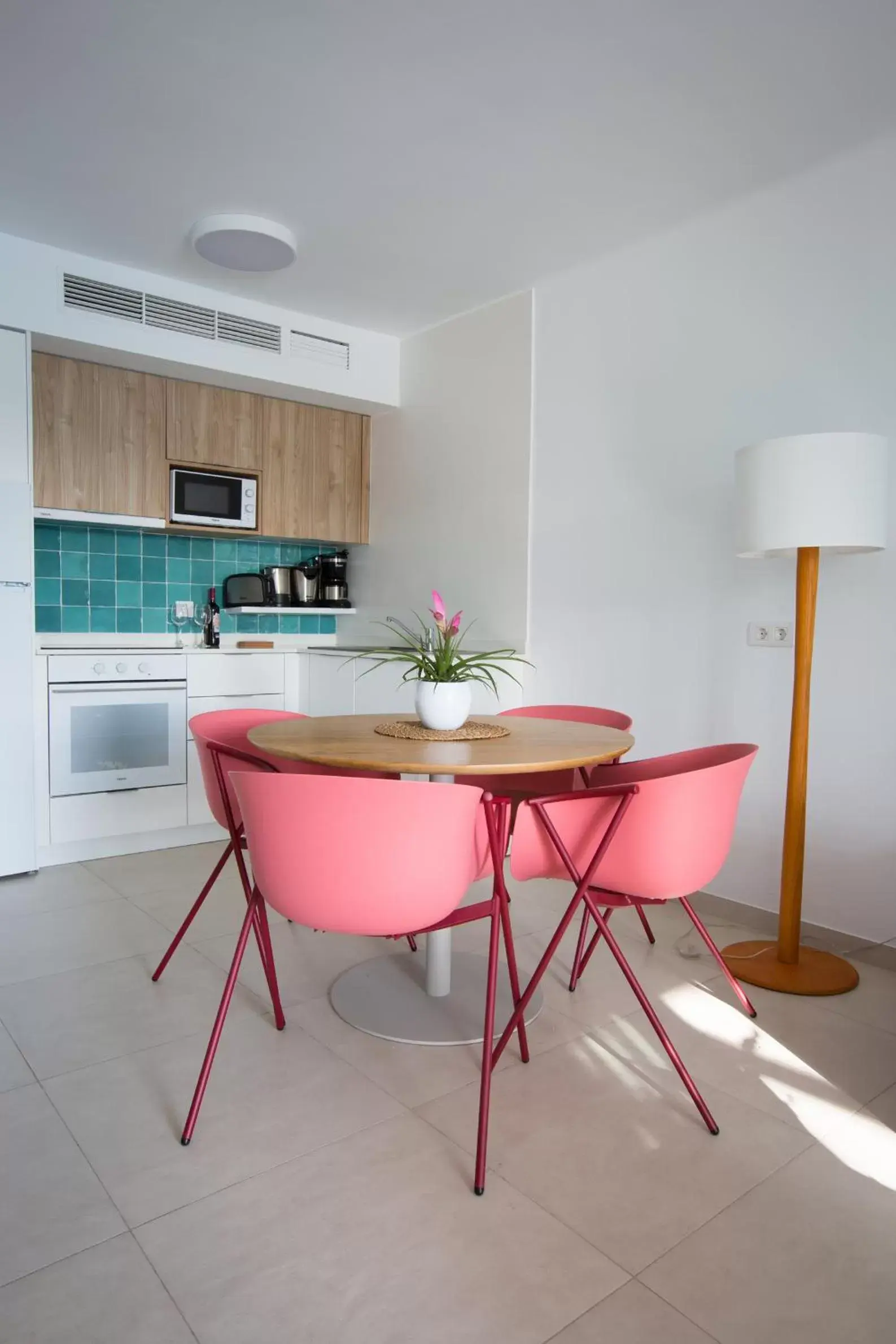 Kitchen or kitchenette in Nazaret Apartments Kitchen or kitchenette in Nazaret Apartments