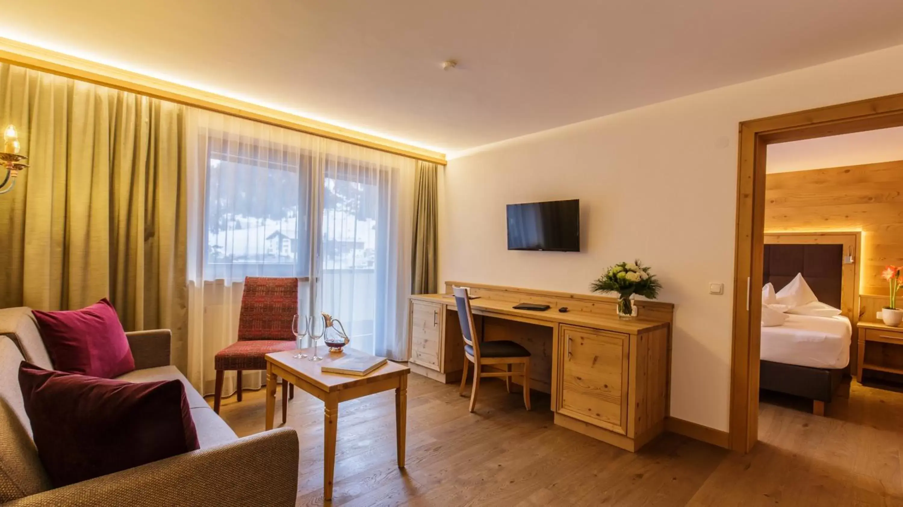 Photo of the whole room, TV/Entertainment Center in Hotel Plattenhof