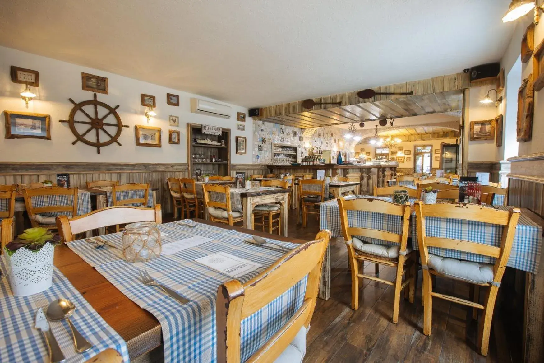 Restaurant/Places to Eat in Hotel Evropa
