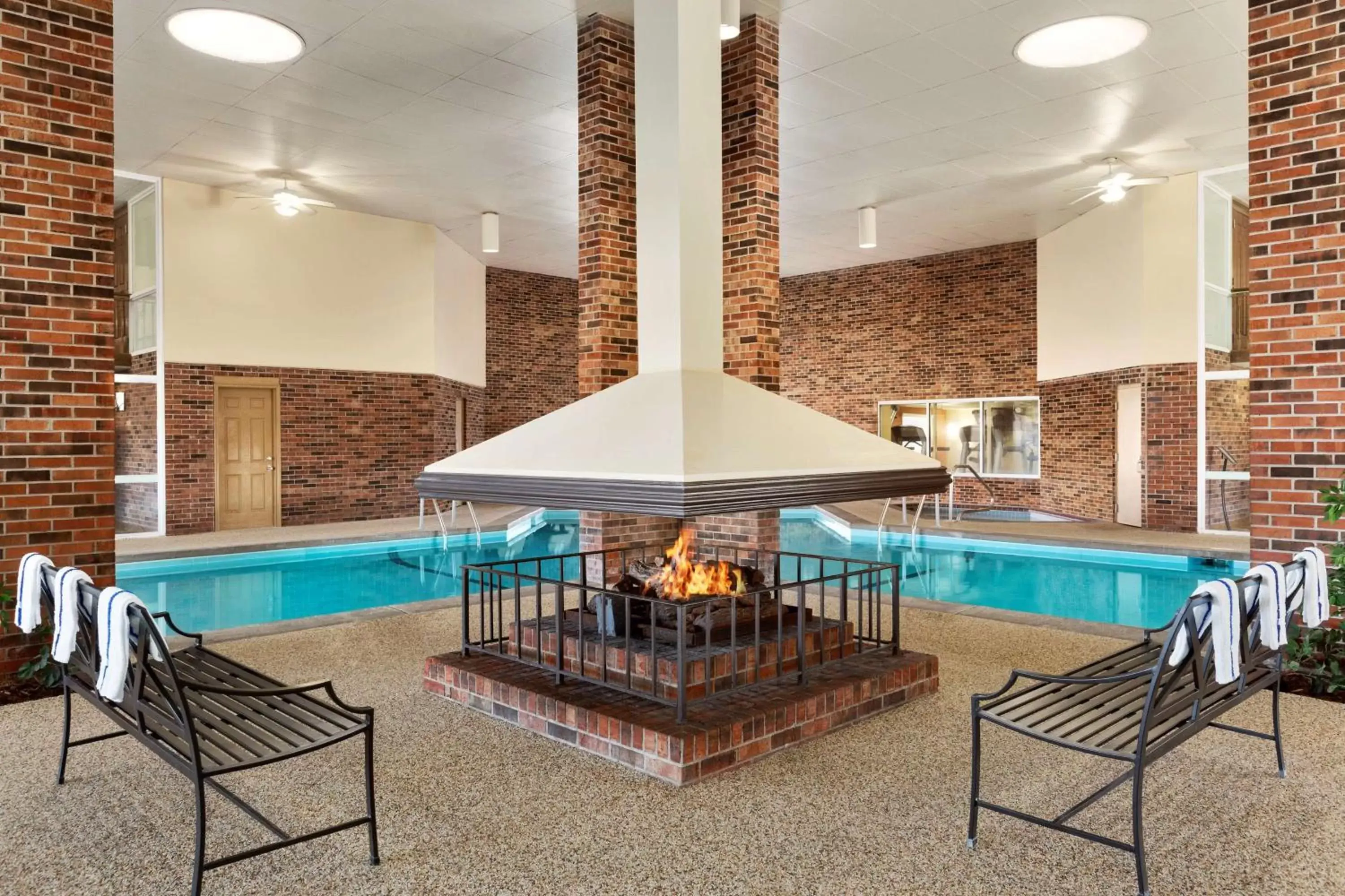 On site, Swimming Pool in Country Inn & Suites by Radisson, Woodbury, MN