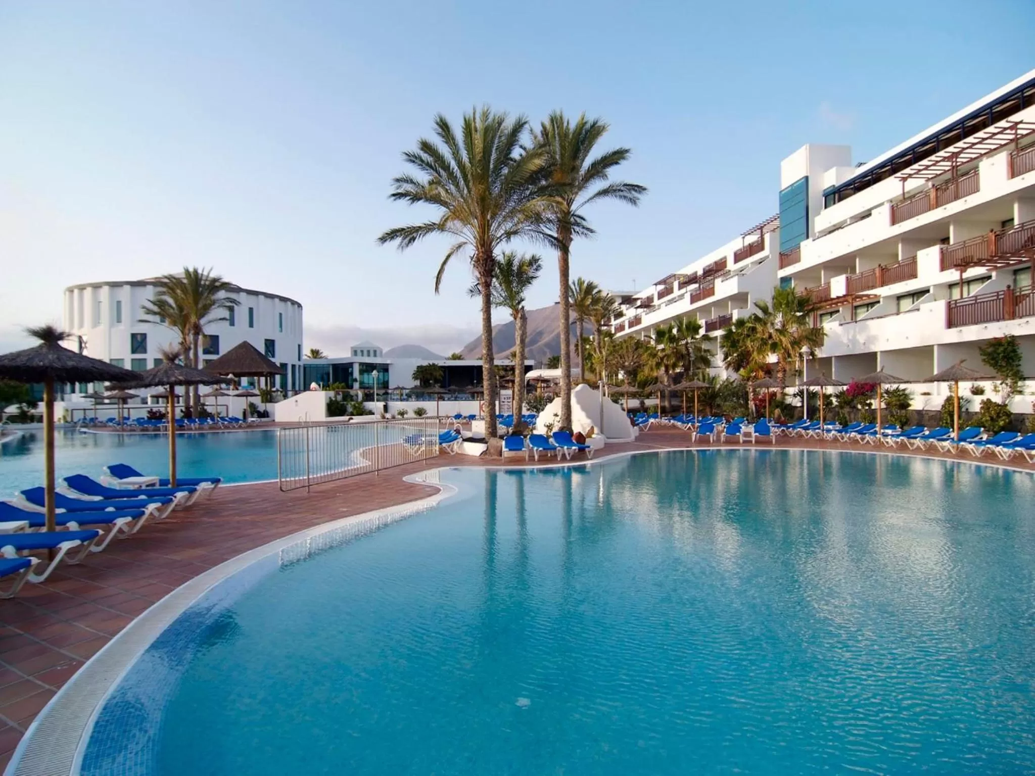 Swimming pool in Sandos Papagayo
