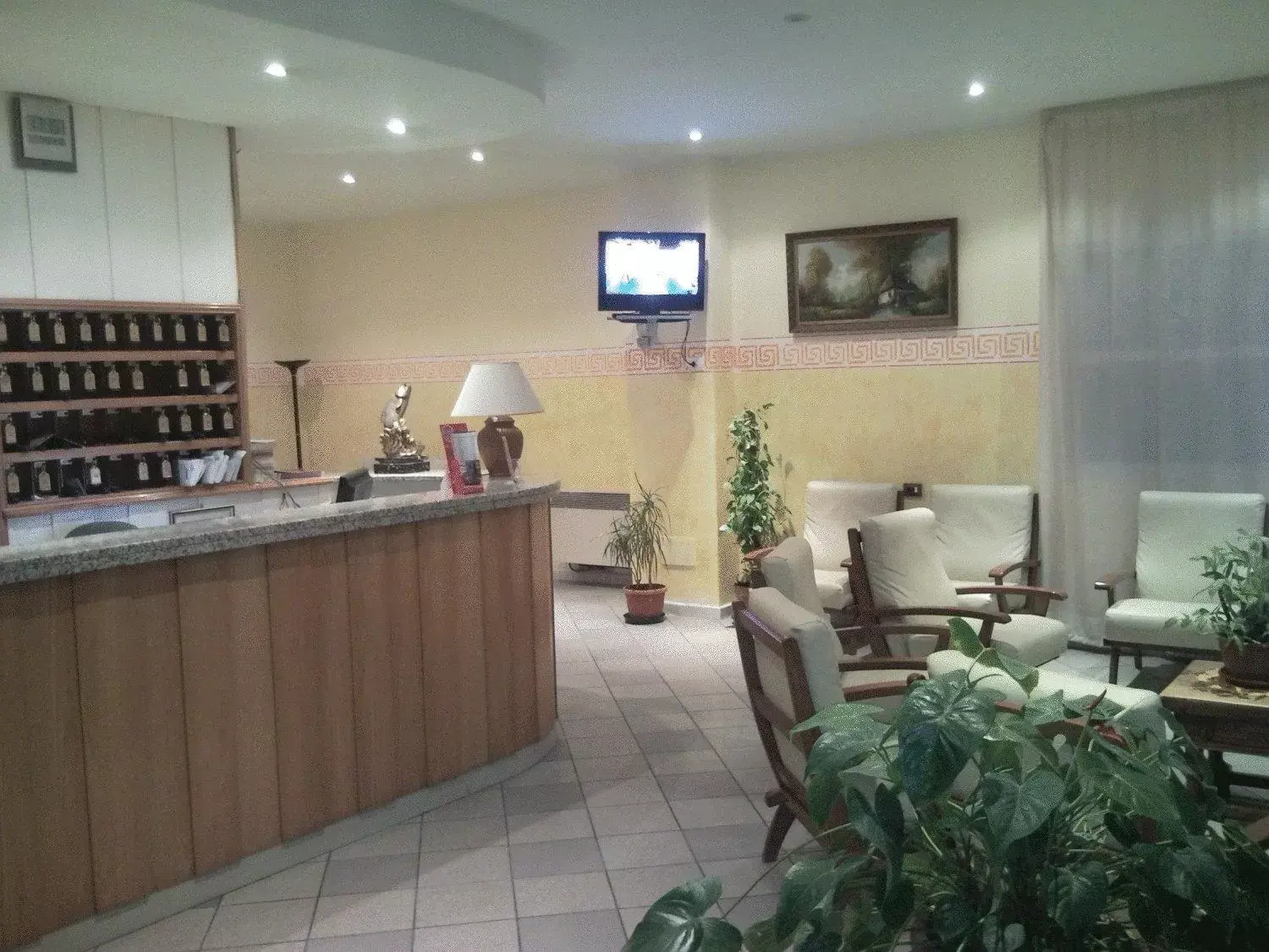 Communal lounge/ TV room, Restaurant/Places to Eat in Hotel Trasimeno Bittarelli