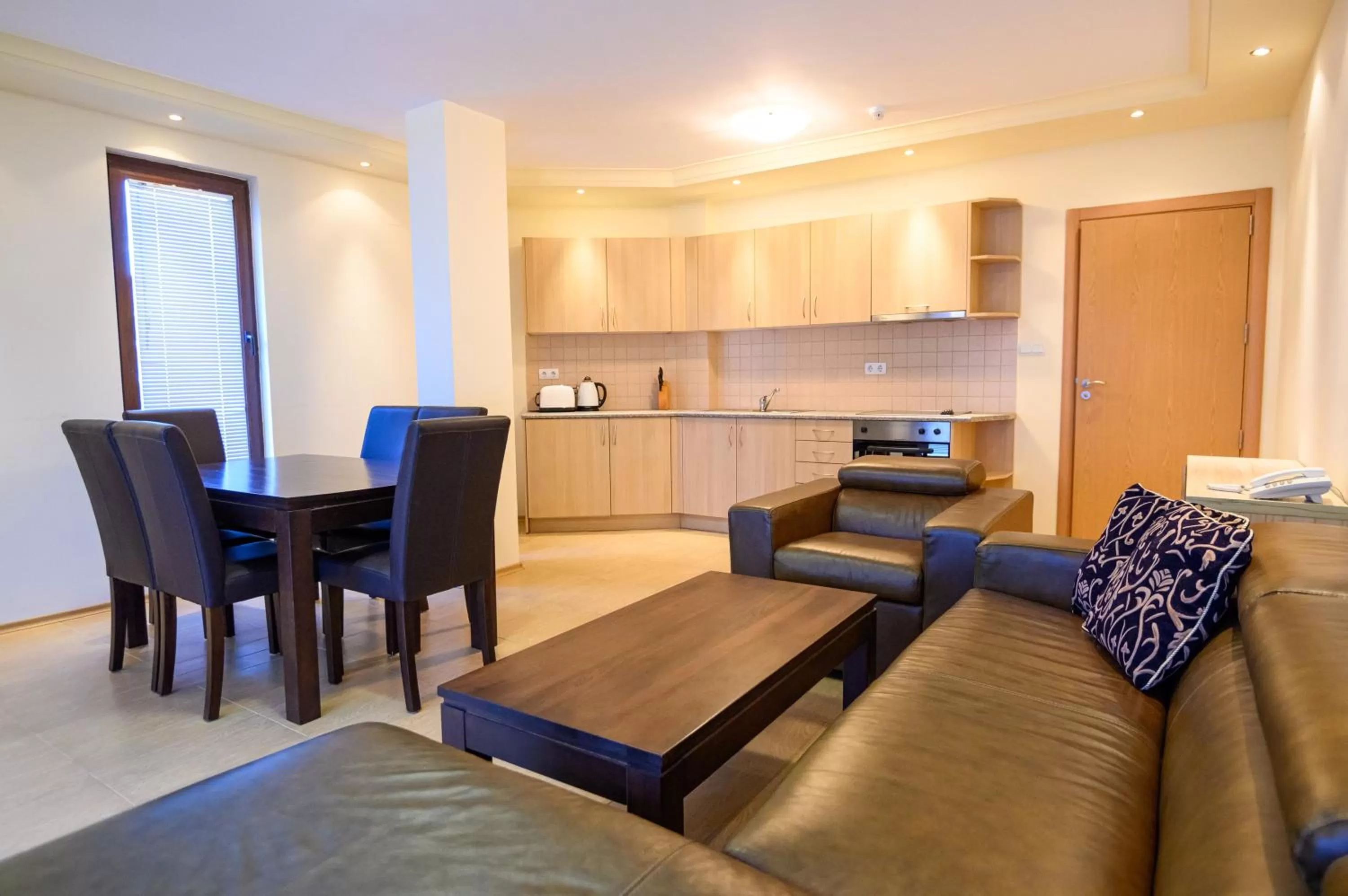 Kitchen or kitchenette in Parklands Hotel & Pool