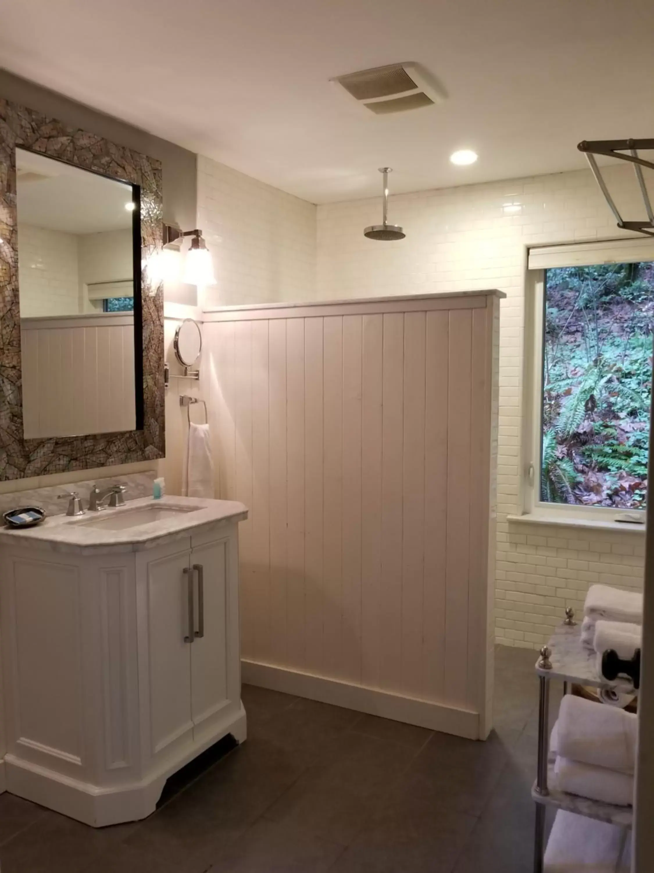 Bathroom in China Creek Cottages