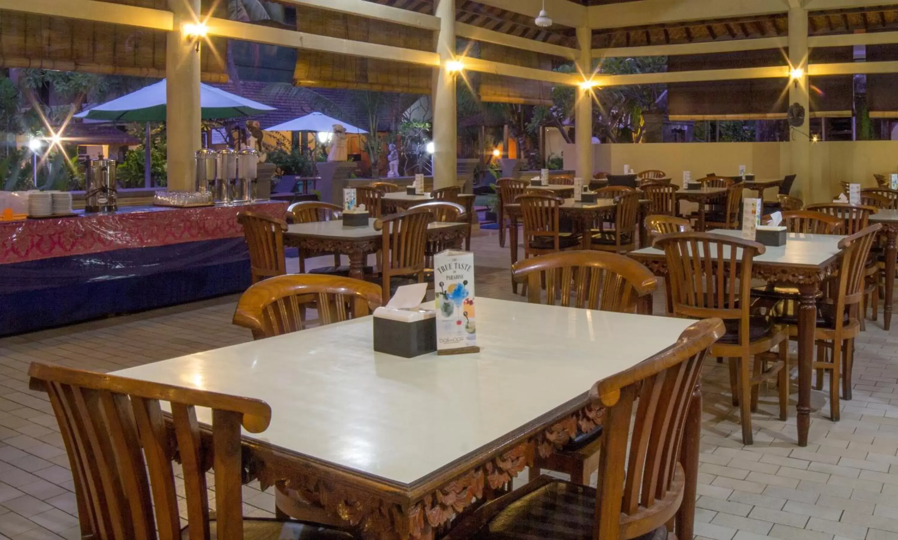 Restaurant/places to eat in Bakung Beach Resort