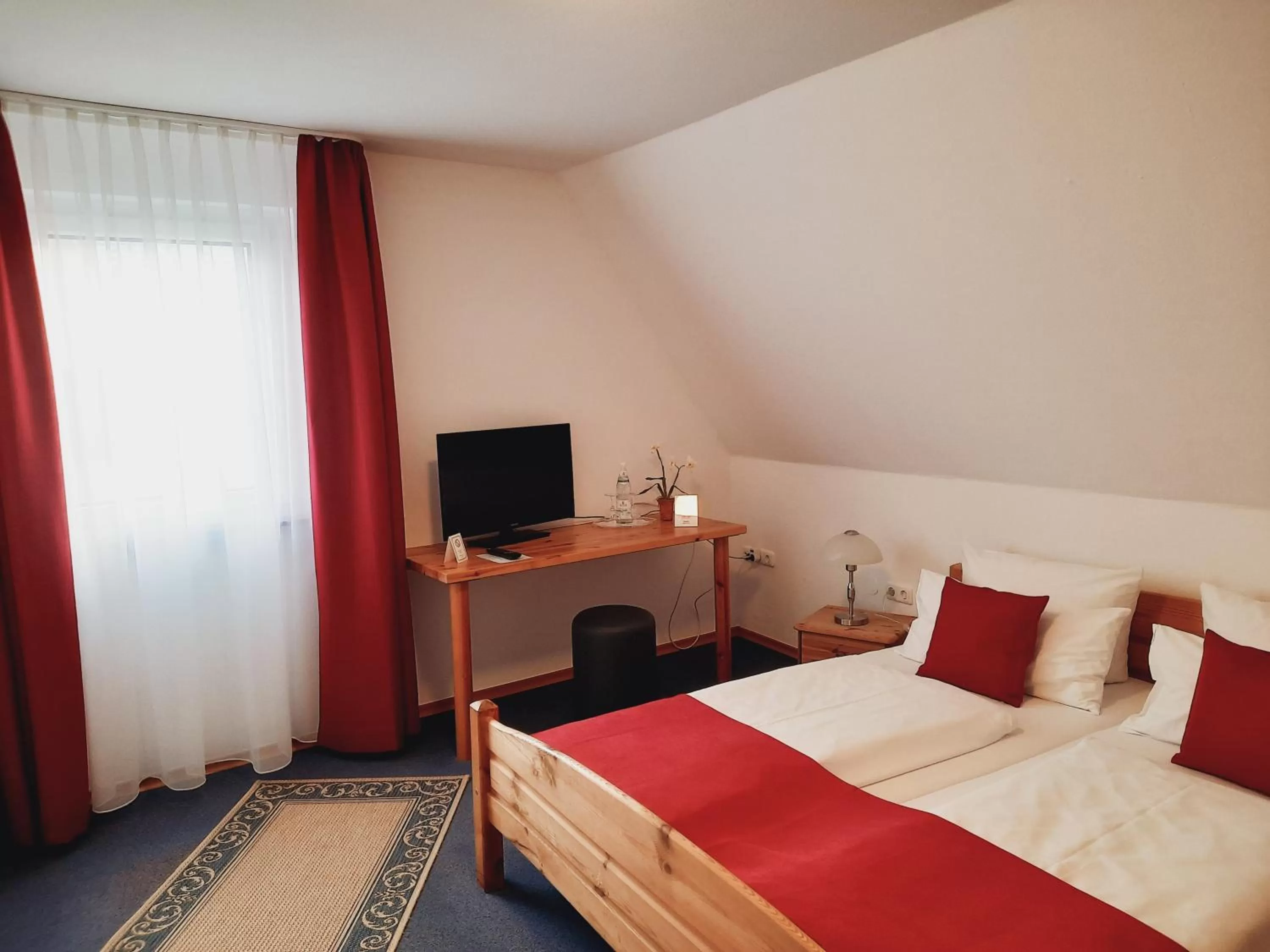 Photo of the whole room, Bed in Landgasthof May