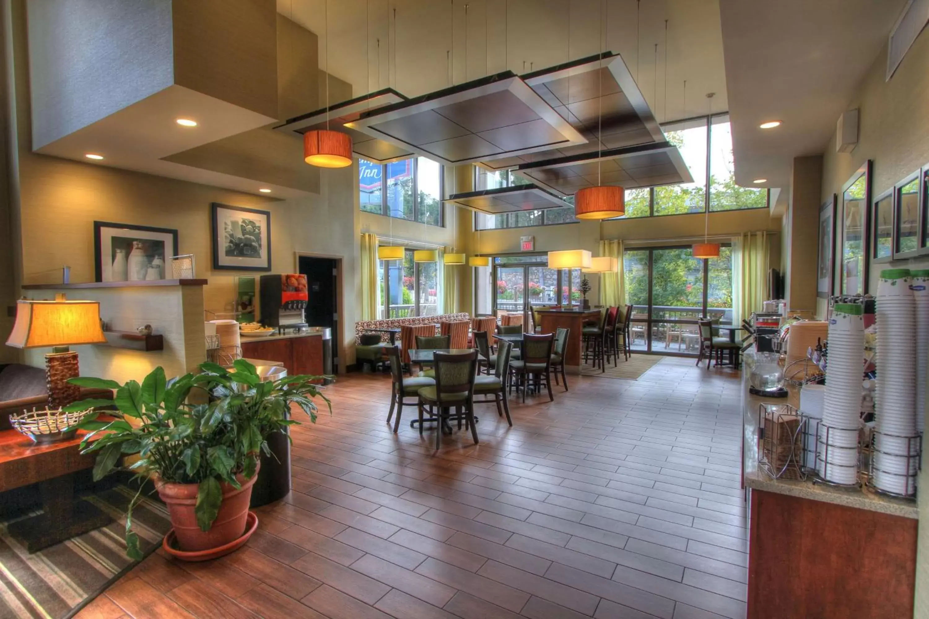 Dining area, Restaurant/Places to Eat in Hampton Inn Gatlinburg