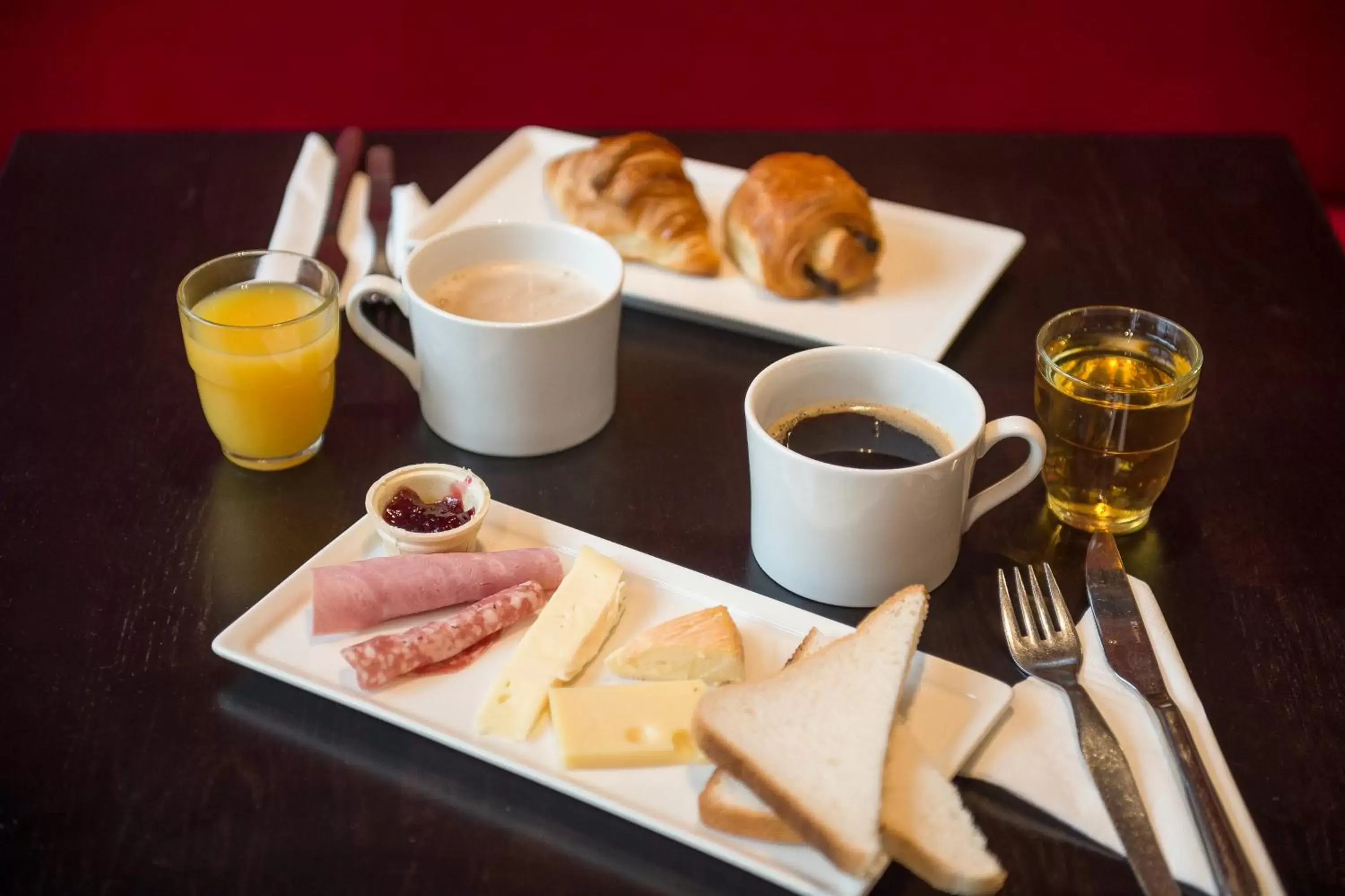 Continental breakfast, Breakfast in Aparthotel Adagio Geneve Saint Genis Pouilly