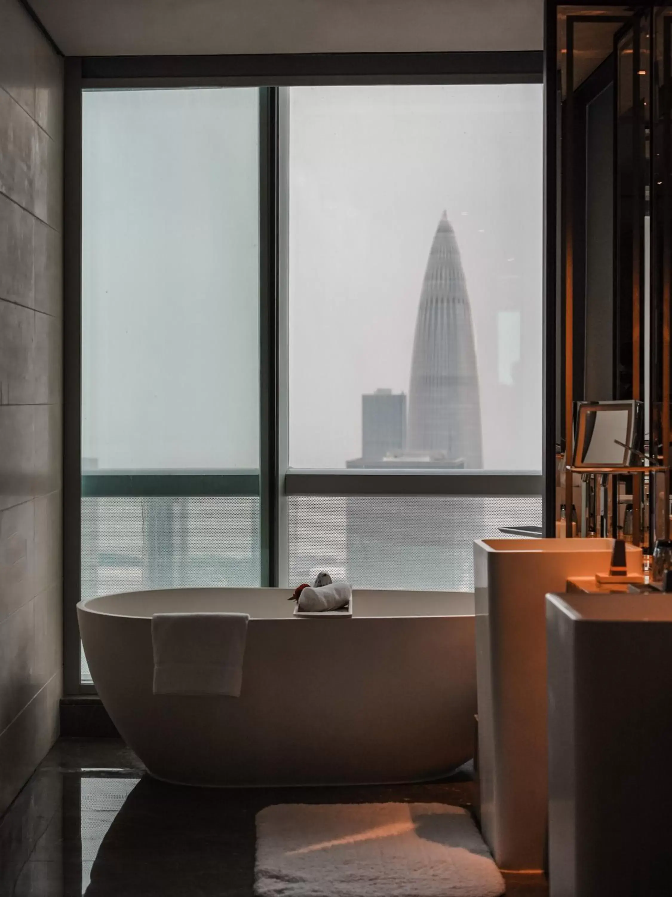 View (from property/room), Bathroom in Shenzhen Marriott Hotel Nanshan