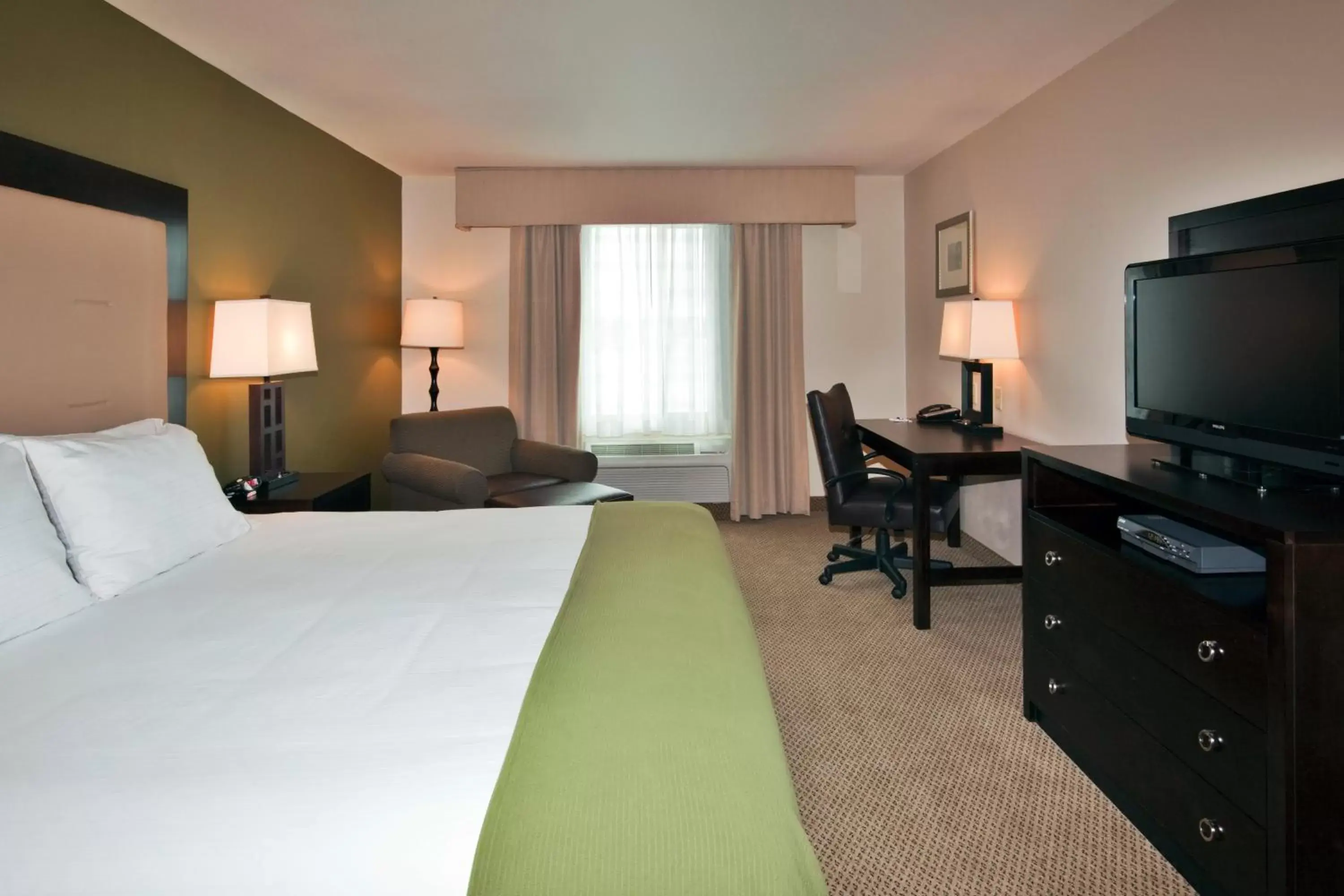 Photo of the whole room, Bed in Holiday Inn Express & Suites Dewitt Syracuse, an IHG Hotel