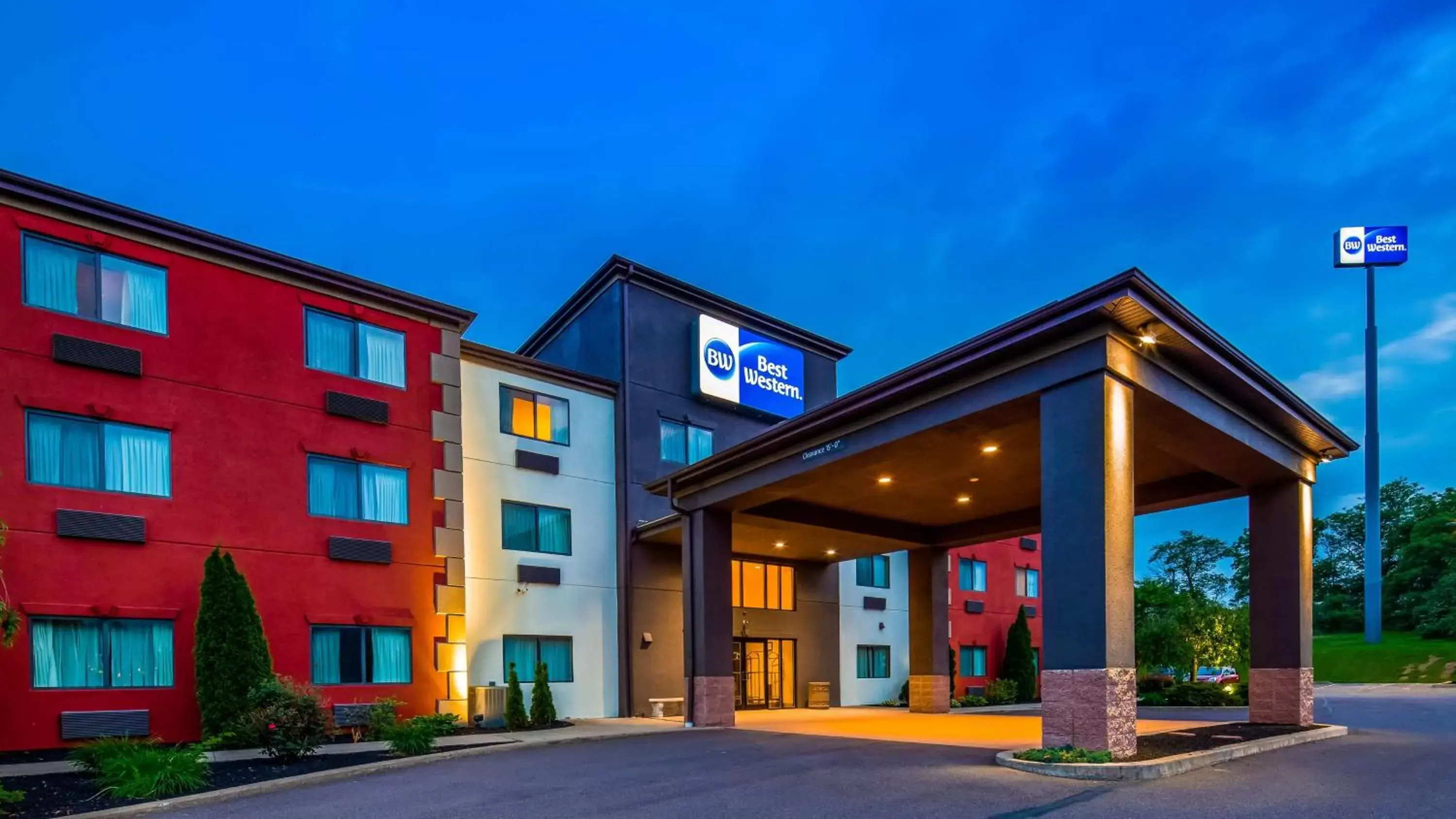 Property building in Best Western Danville Inn Property building in Best Western Danville Inn