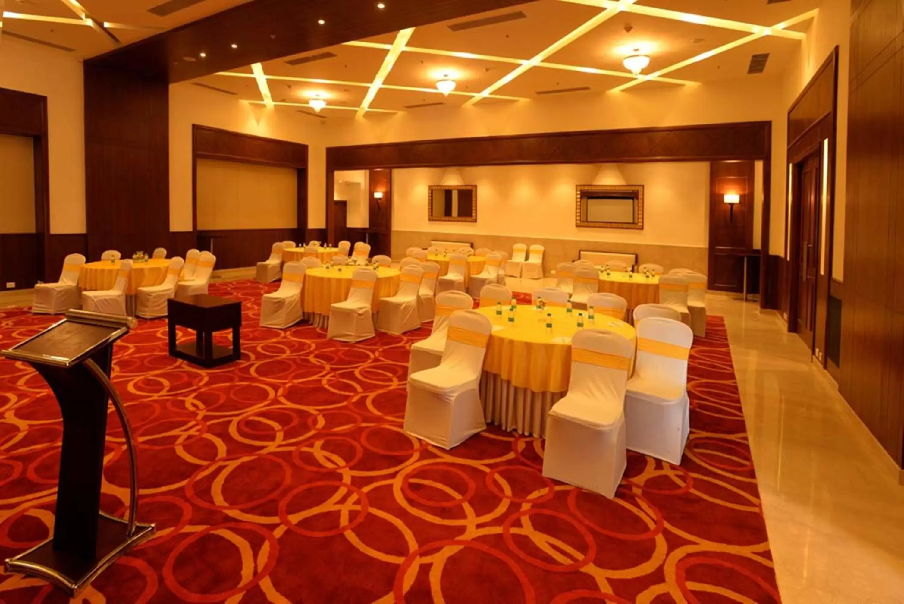 Banquet/Function facilities, Banquet Facilities in Lemon Tree Hotel Coimbatore