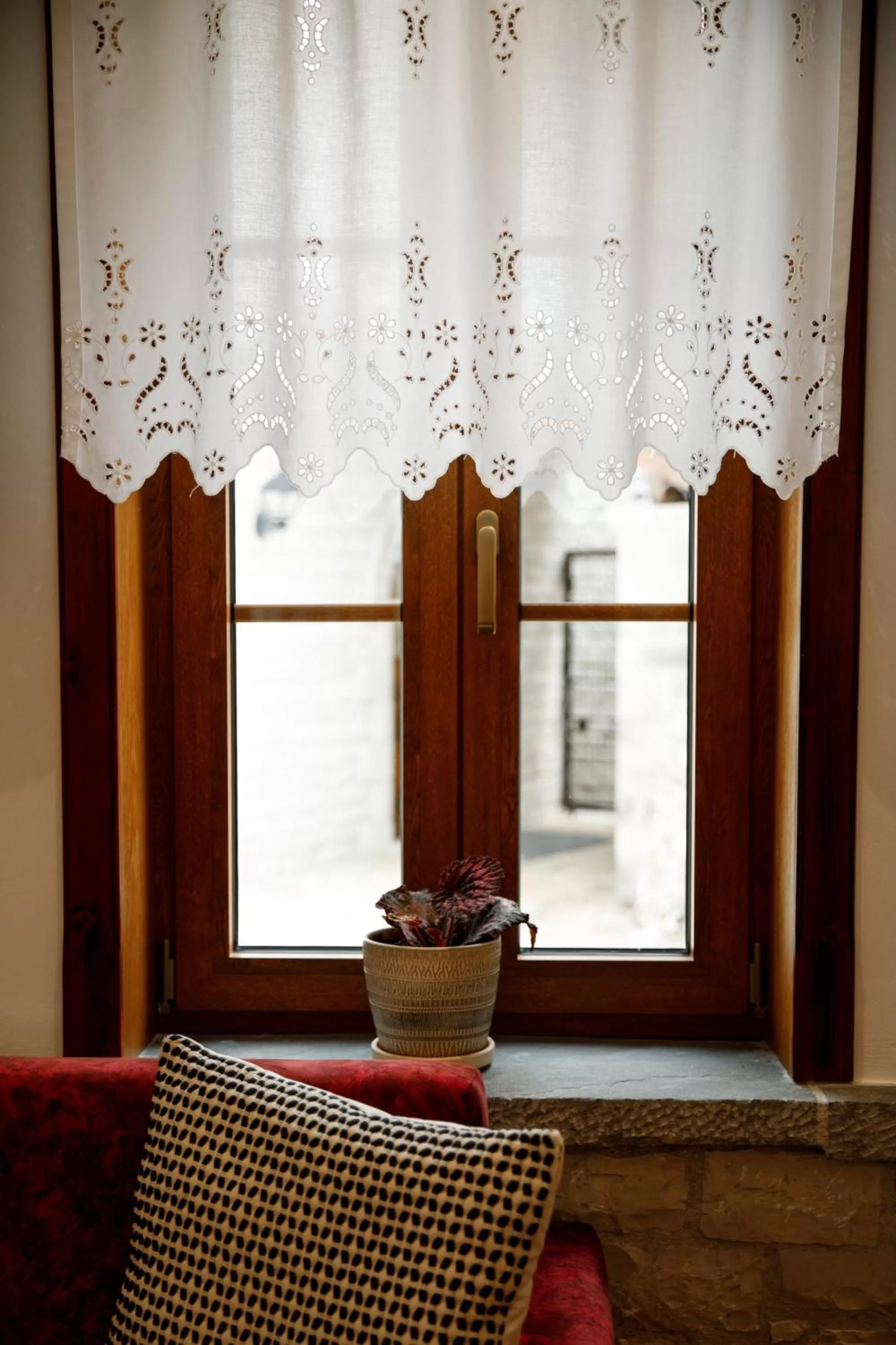 Decorative detail in Rose Garden Hotel