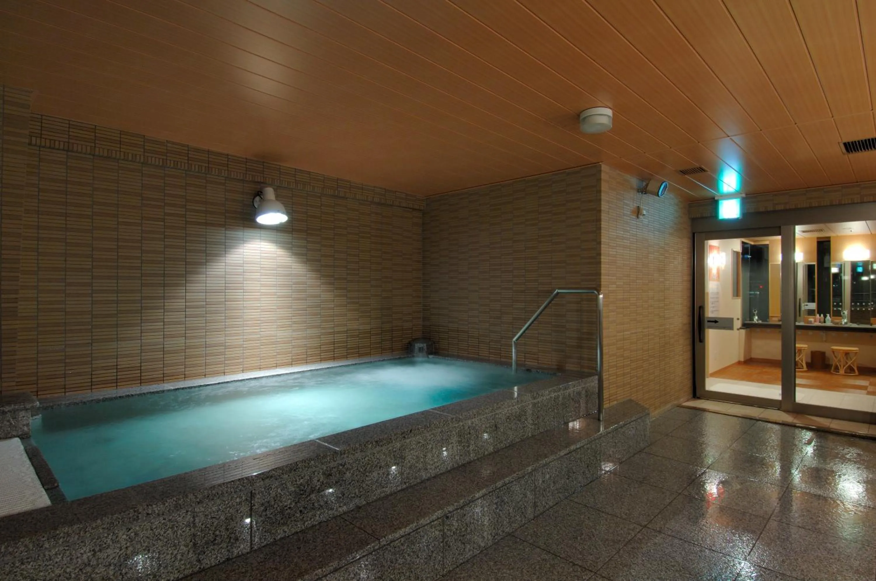 Swimming pool in Toyama Manten Hotel