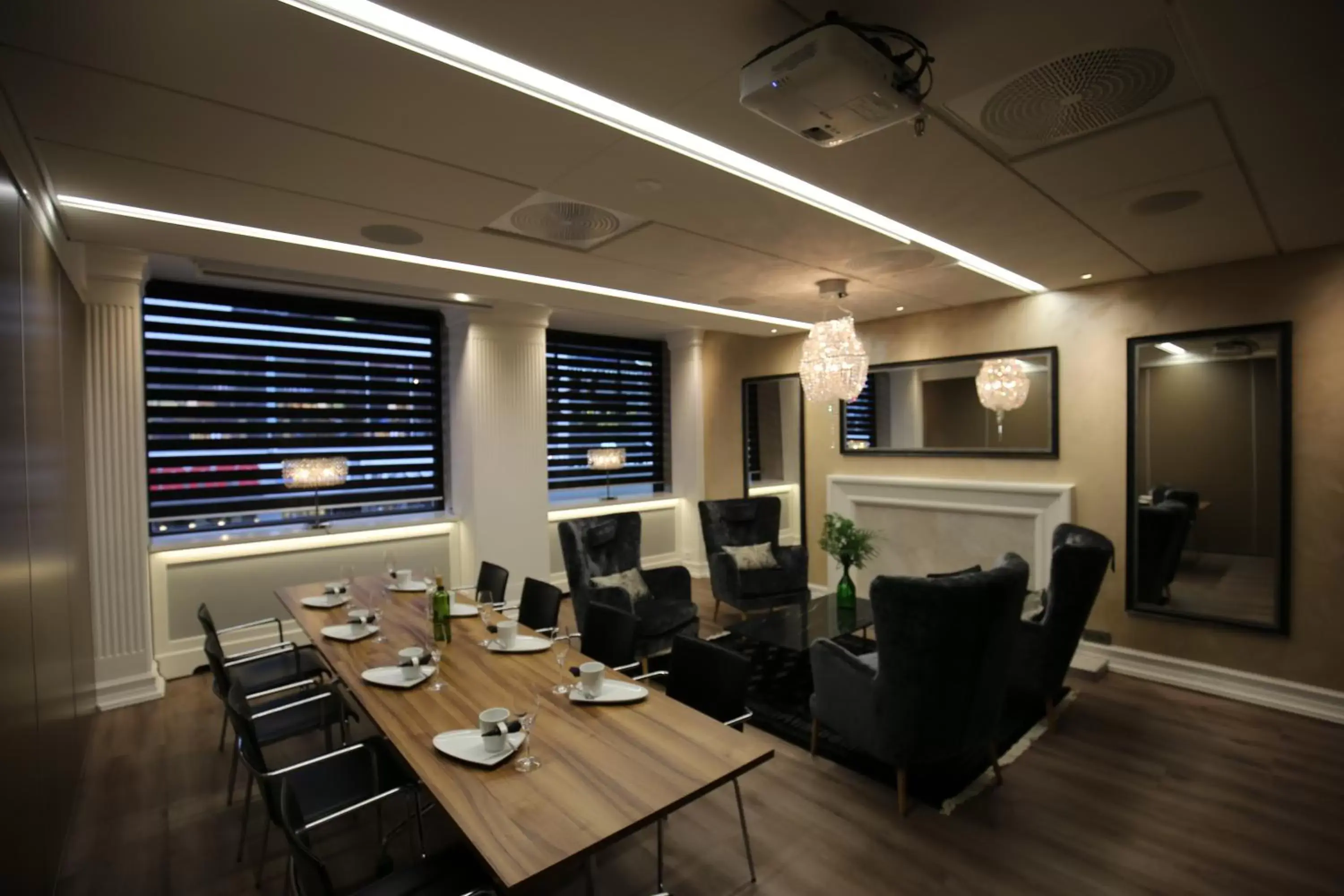 Meeting/conference room, Restaurant/Places to Eat in Hotel Verso