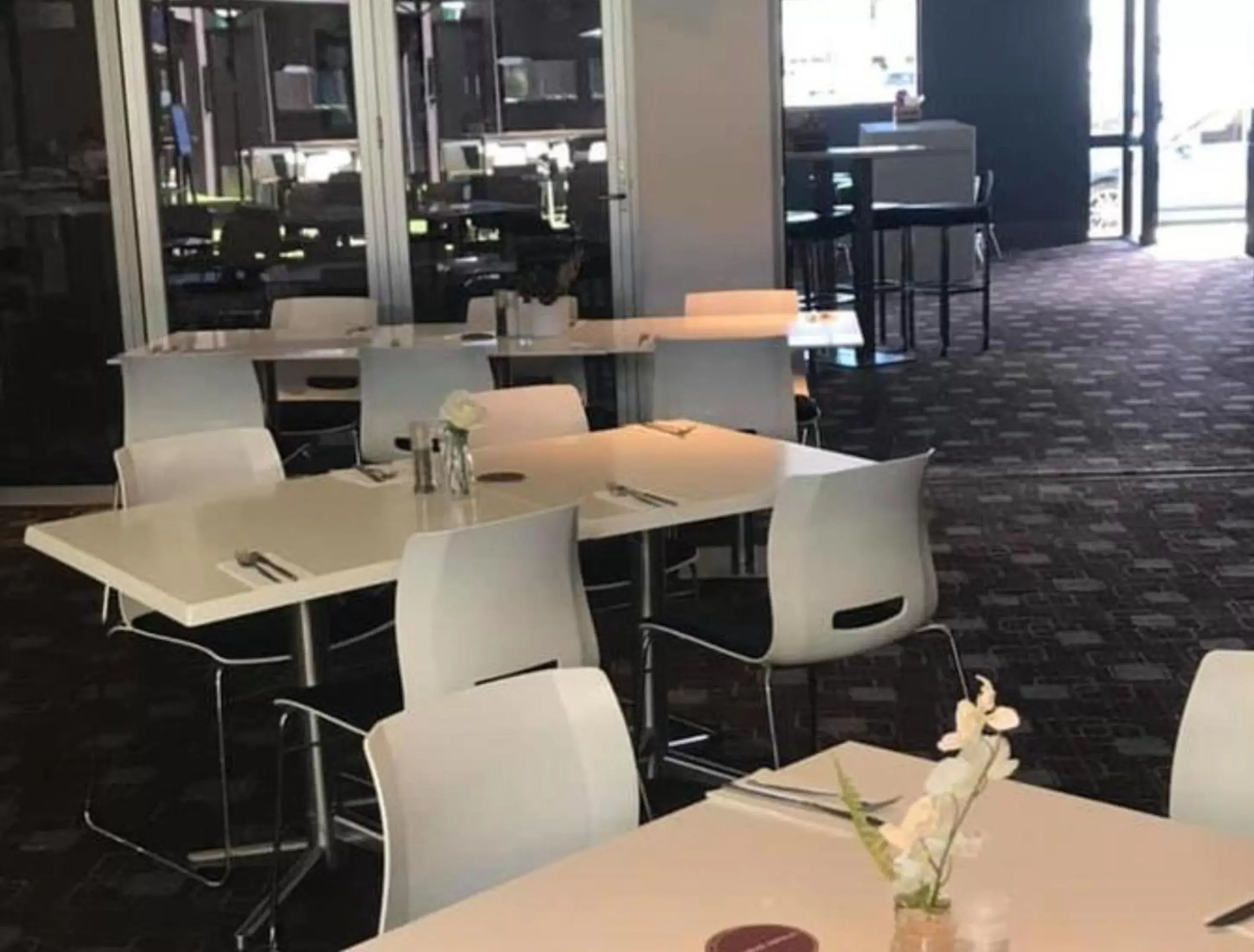 Restaurant/places to eat, Lounge/Bar in The Premier Hotel Broadmeadow