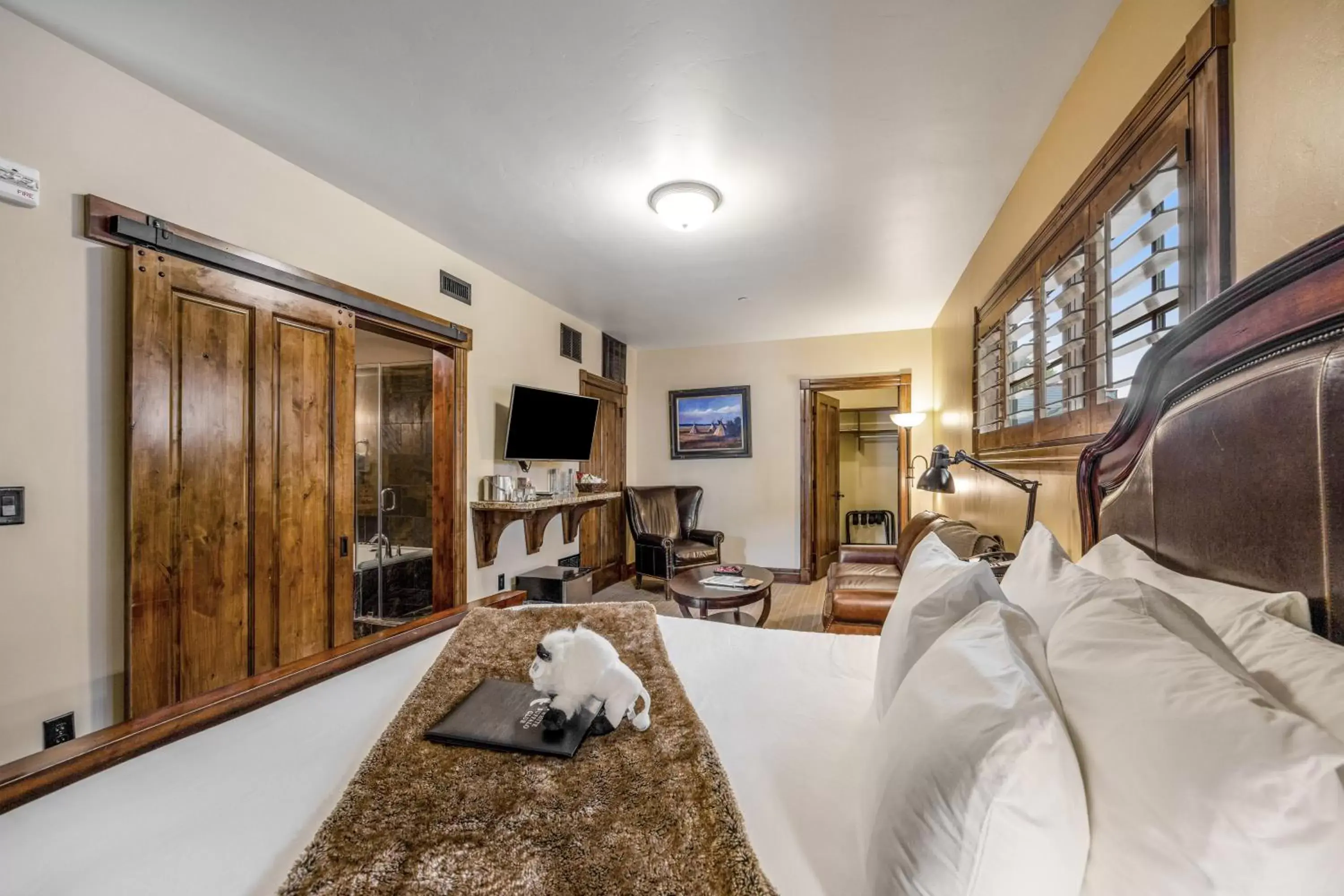 Deluxe King Suite in The White Buffalo Club Deluxe King Suite in The White Buffalo Club