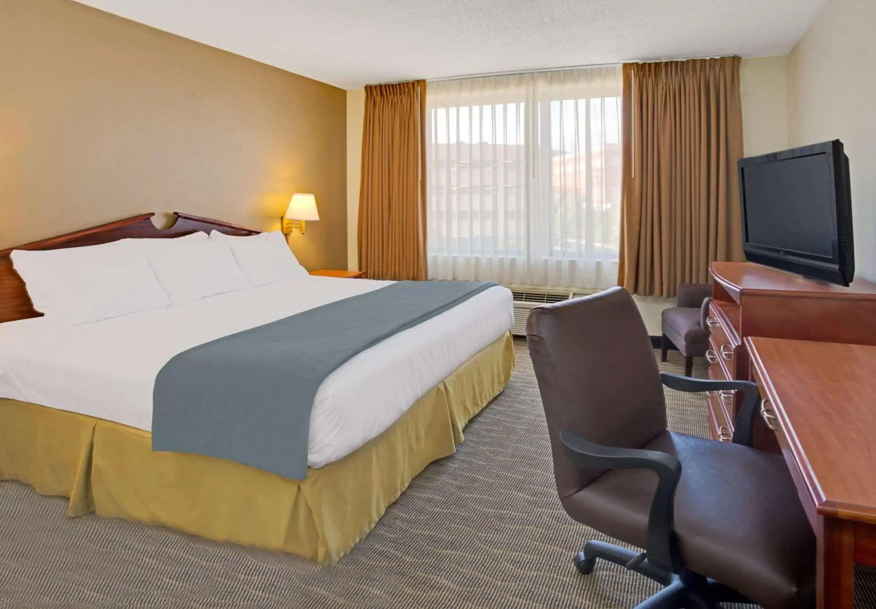 Photo of the whole room in Days Inn by Wyndham Silver Spring