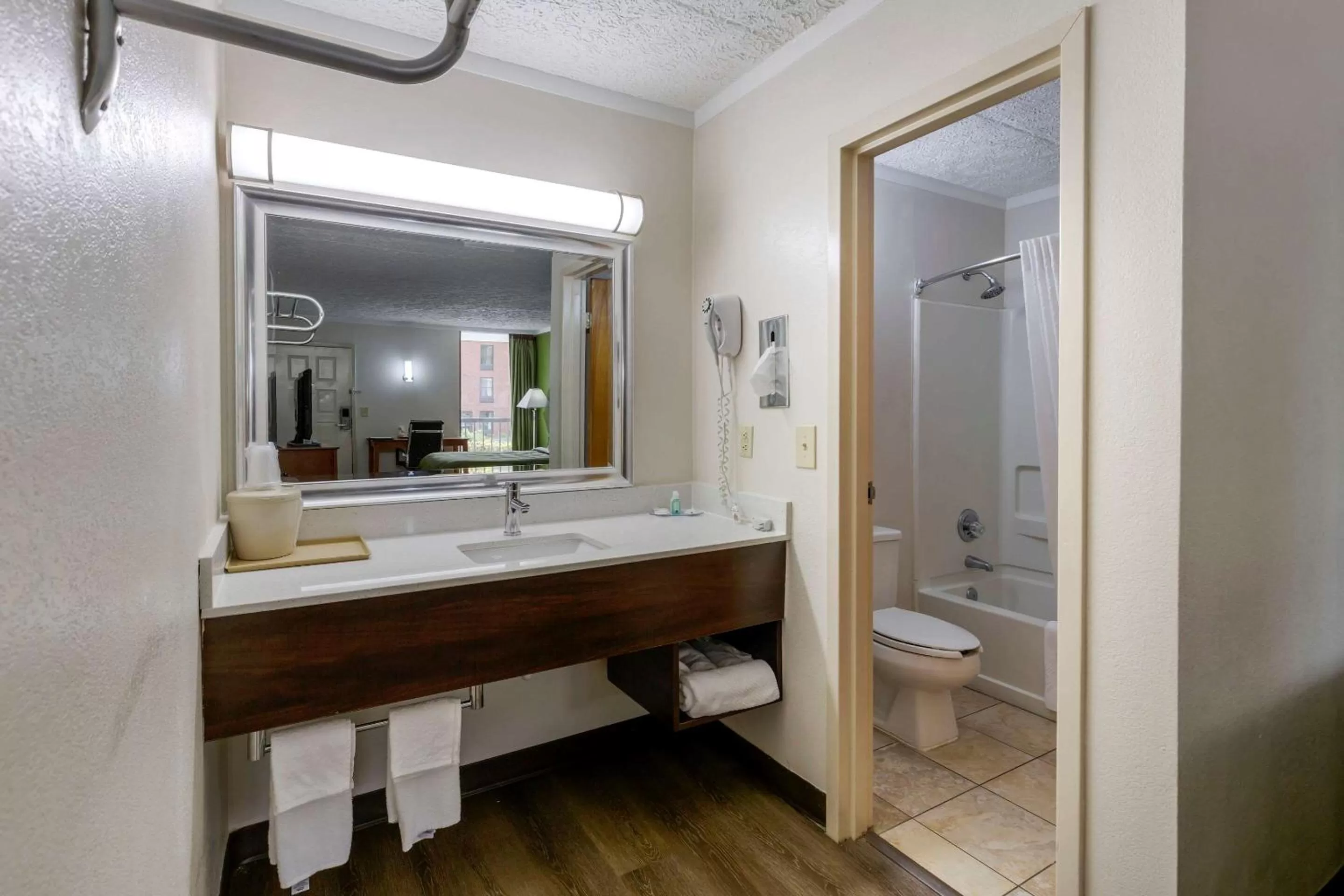 Bathroom in Quality Inn - Roxboro South