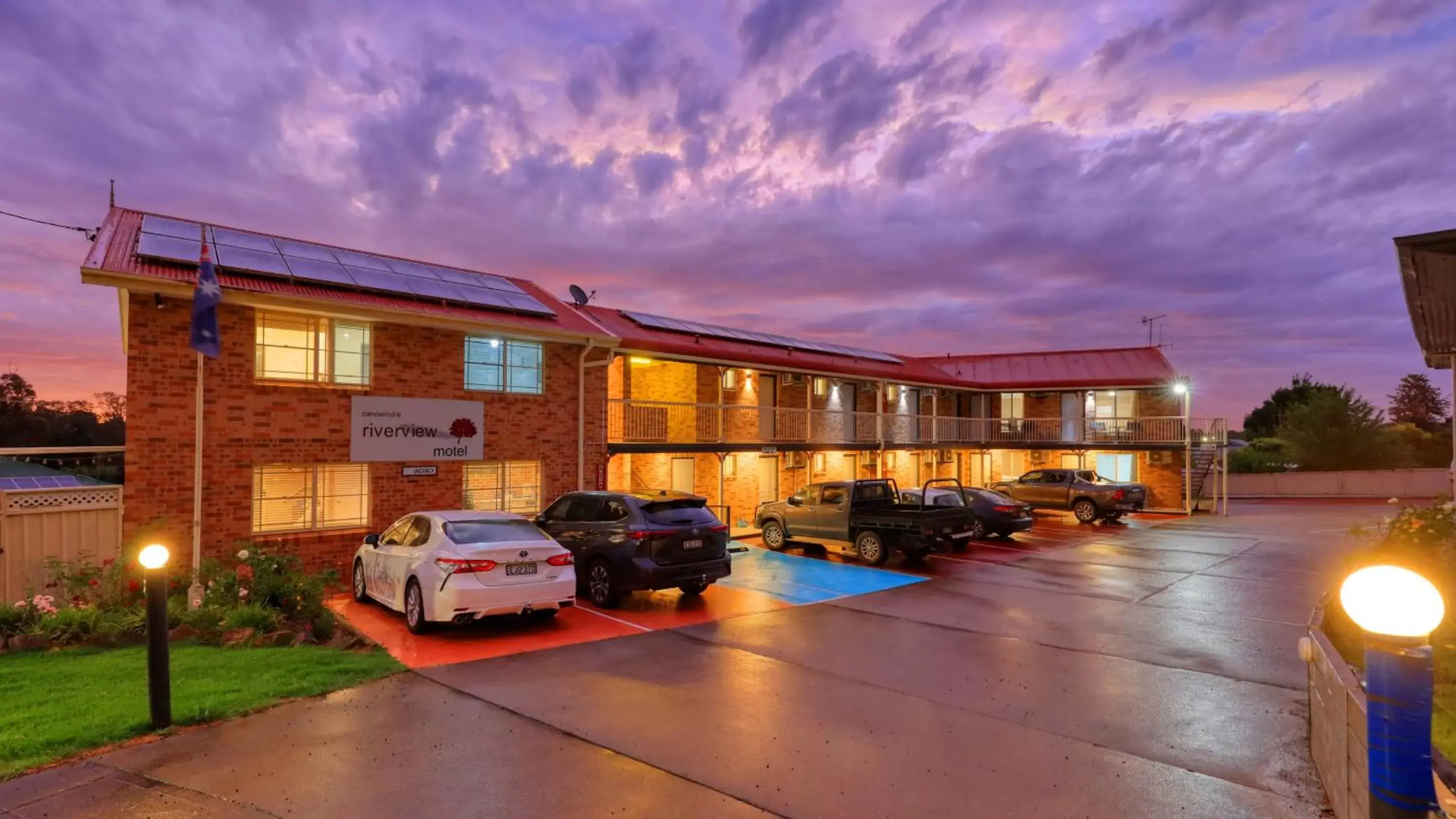 Property Building in Canowindra Riverview Motel